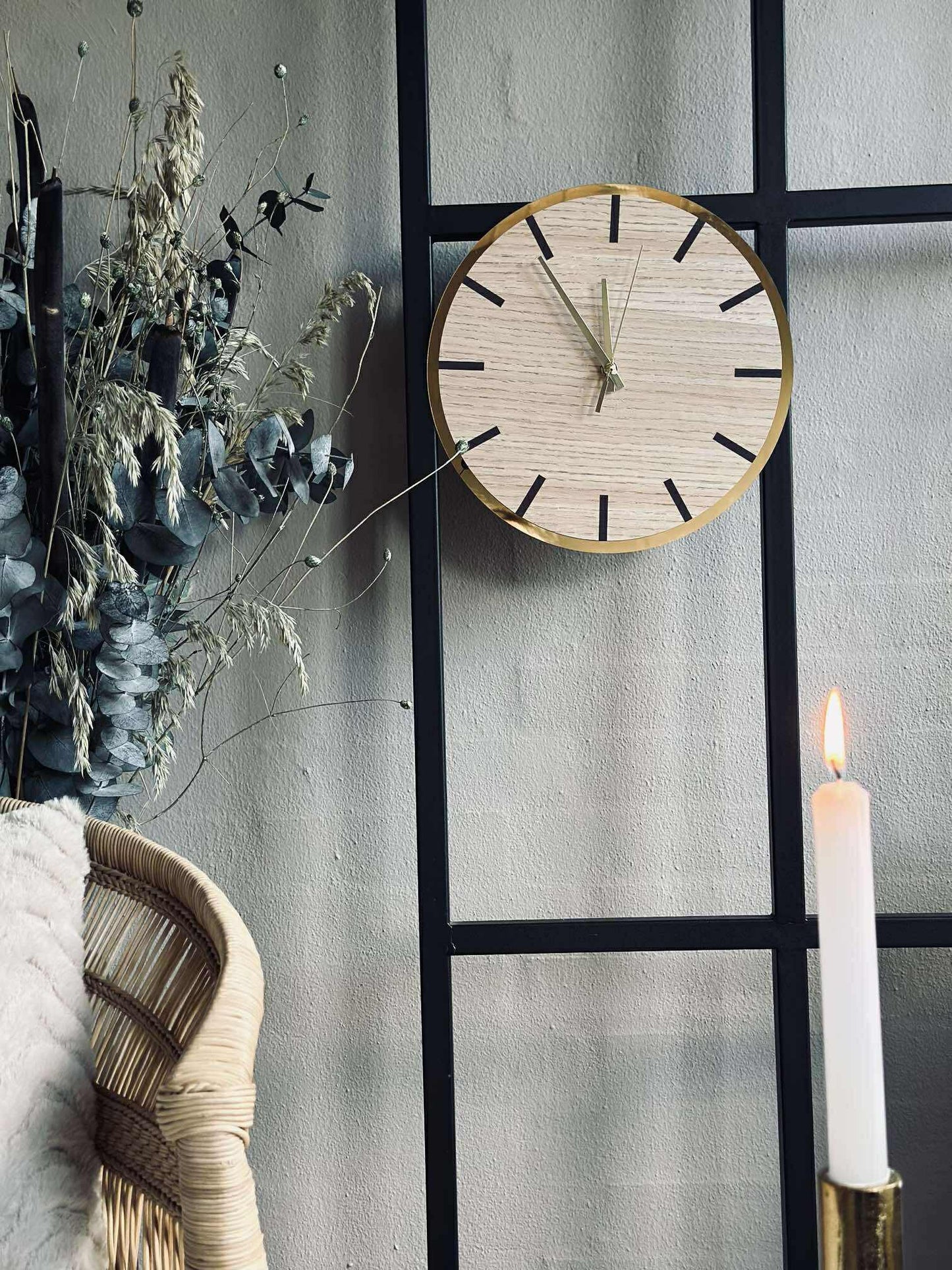 Vægur i træ - Ø30cm