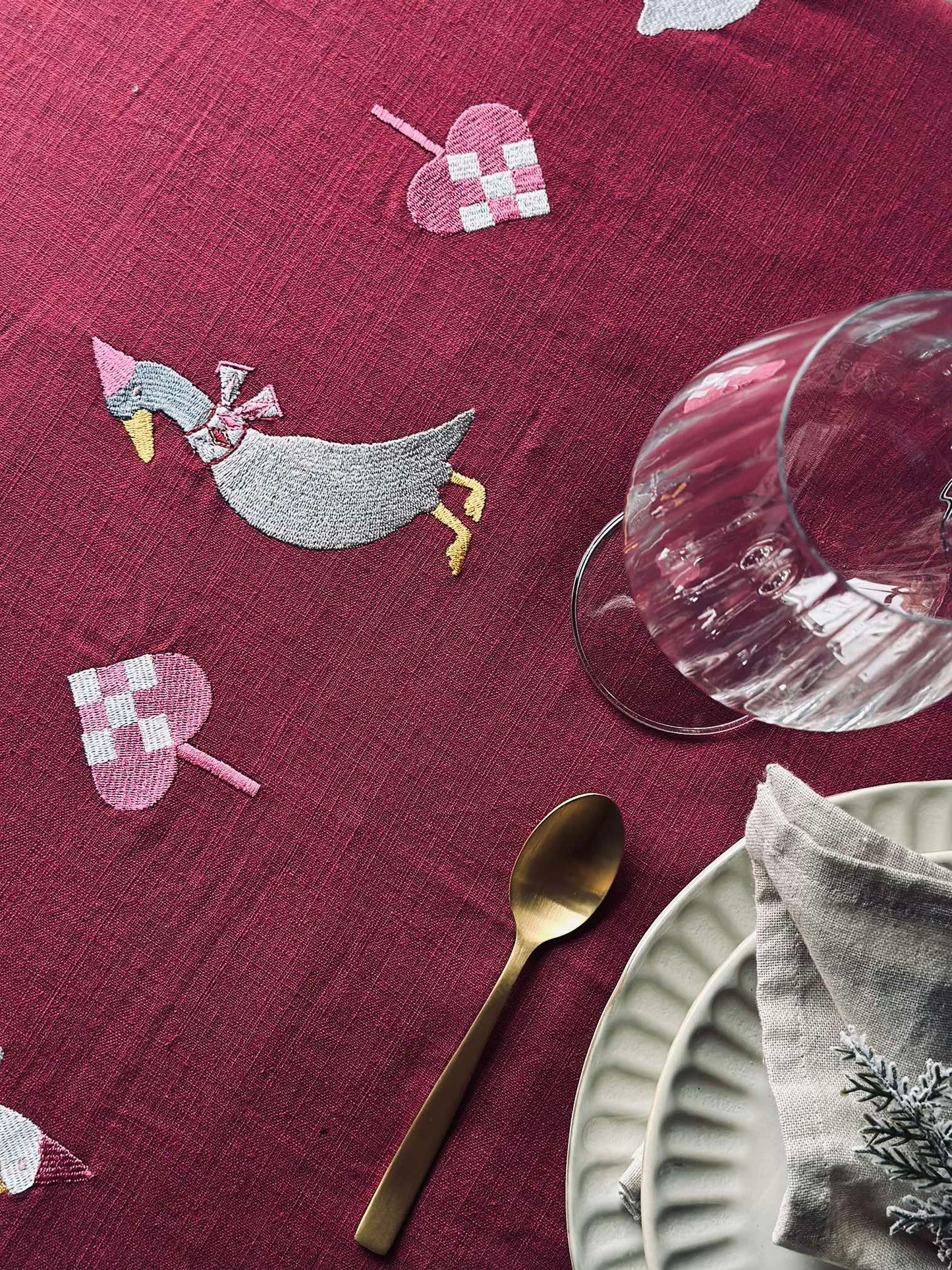 Juledug 140x240 - Broderi med ænder