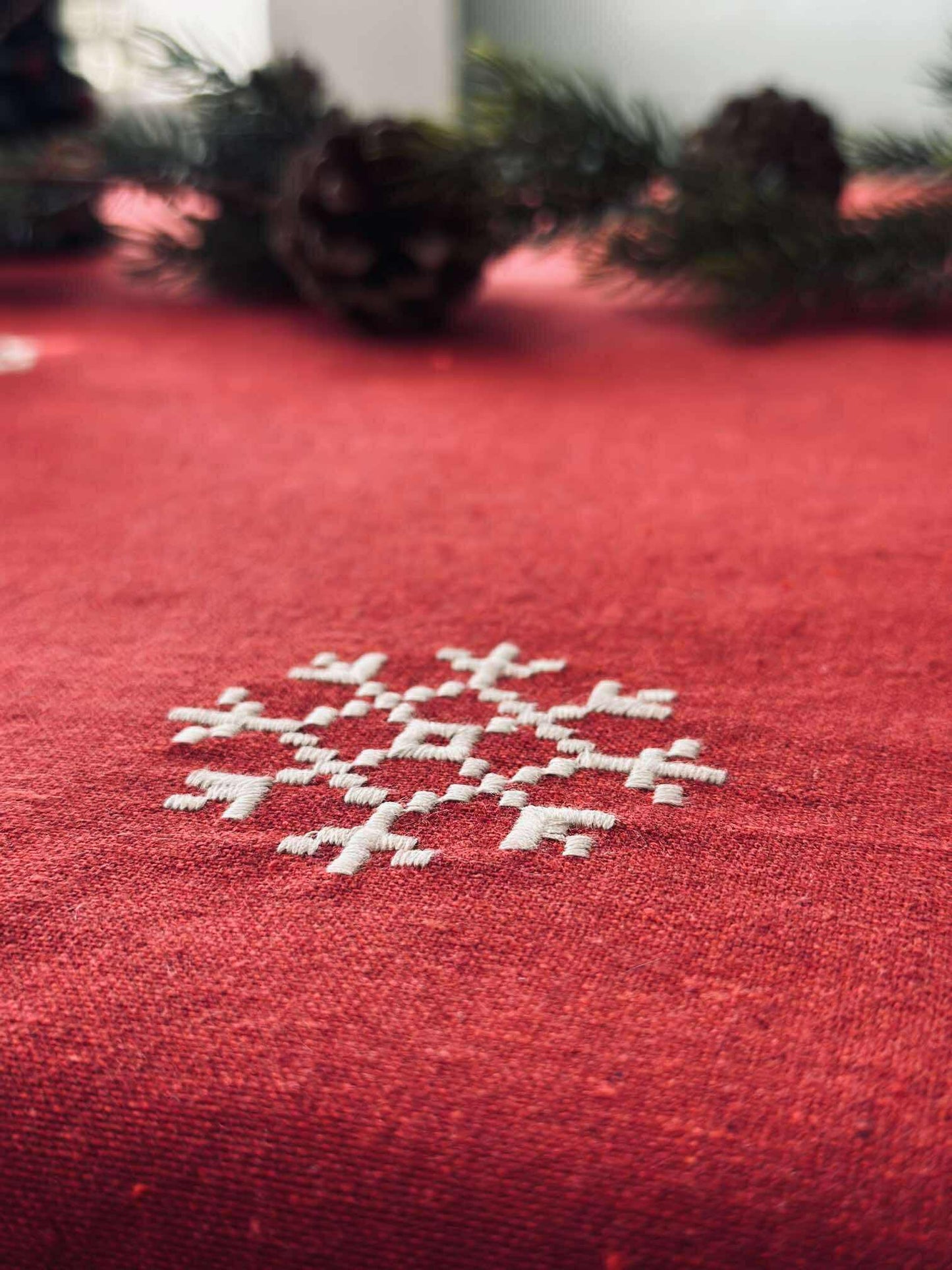 Juledug Rød JUL med broderi - Flere størrelser
