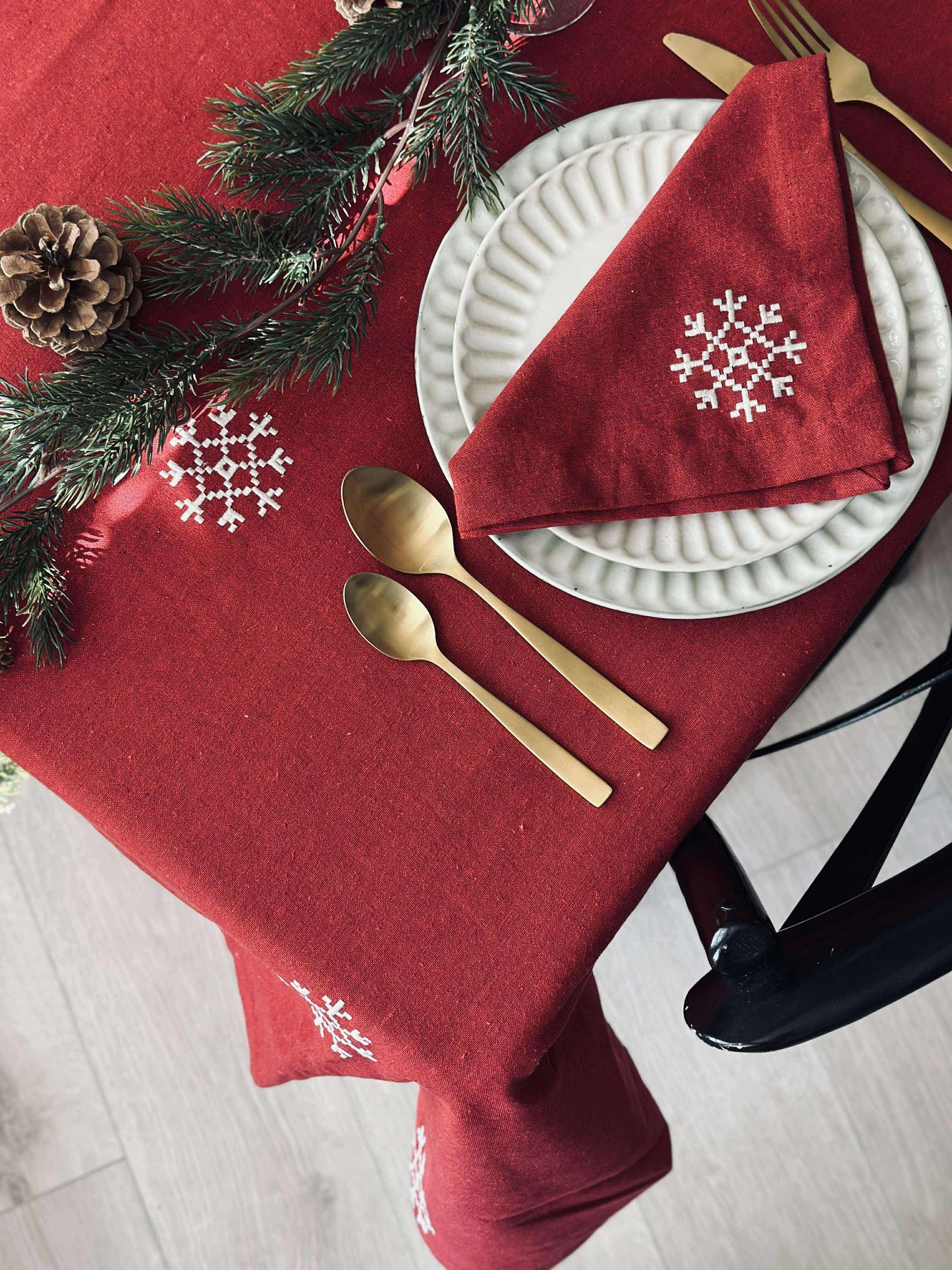 Juledug Rød JUL med broderi - Flere størrelser