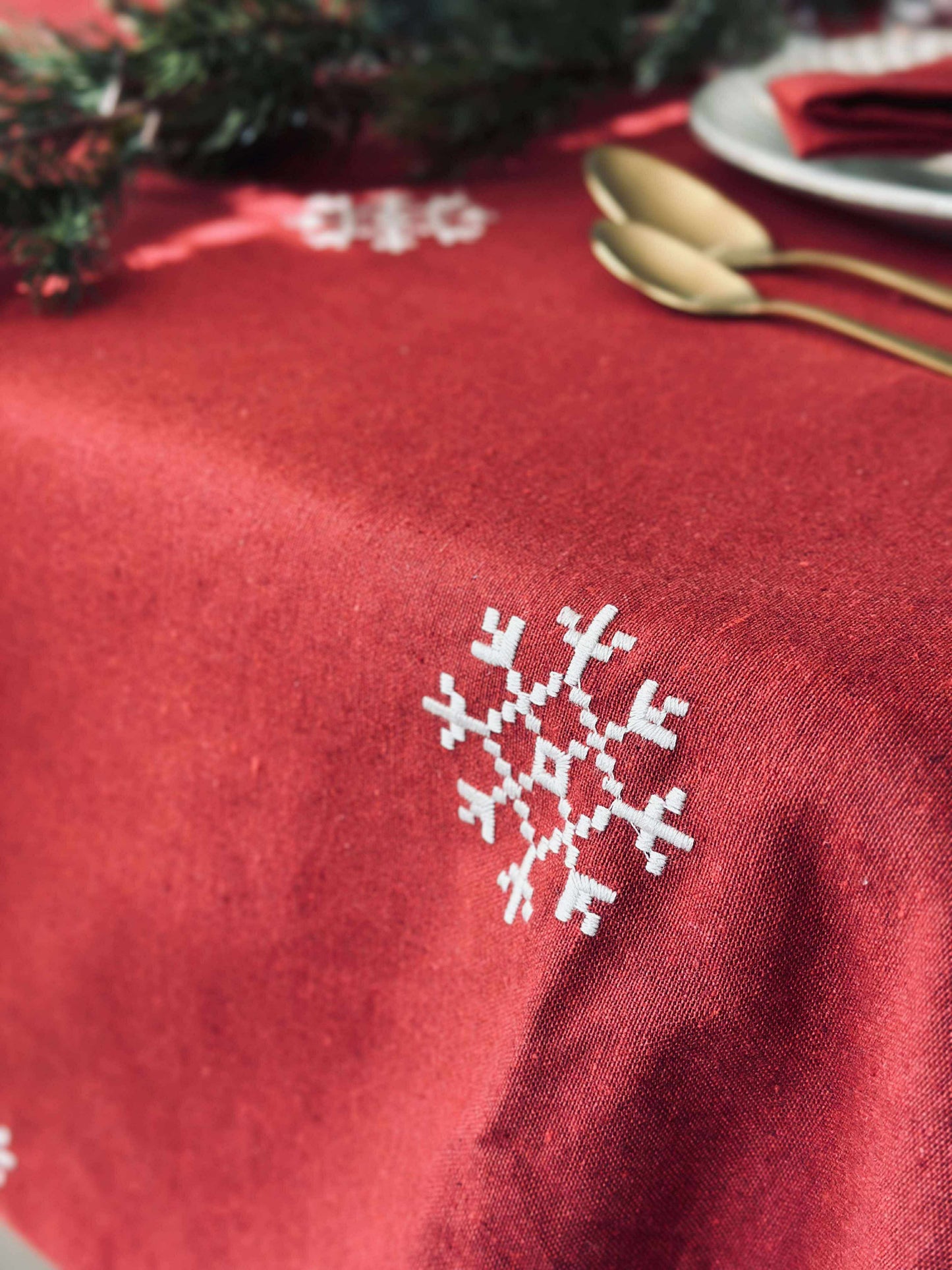 Juledug Rød JUL med broderi - Flere størrelser