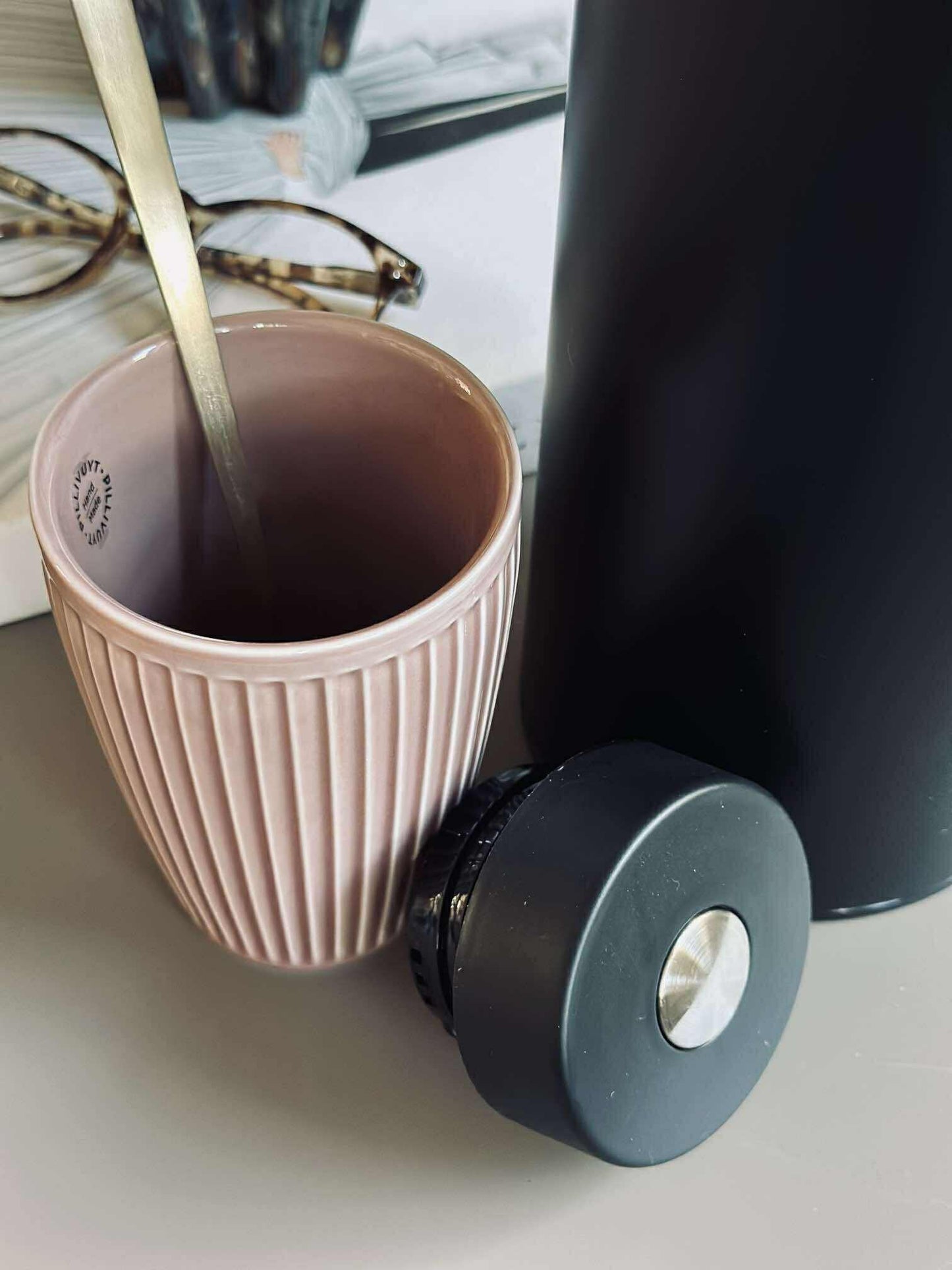 Termokande med trykknap funktion - 1 liter