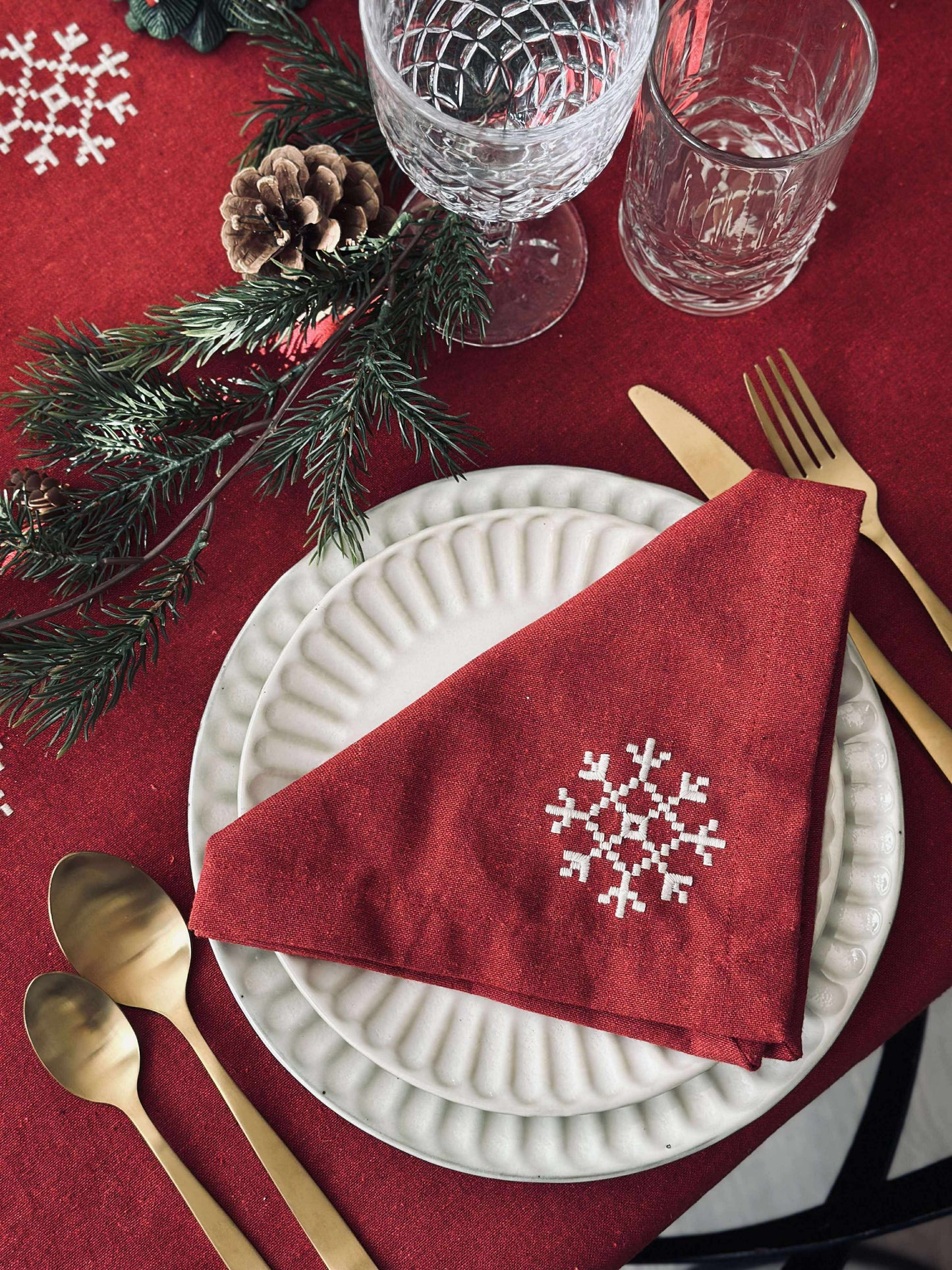 Juledug Rød JUL med broderi - Flere størrelser