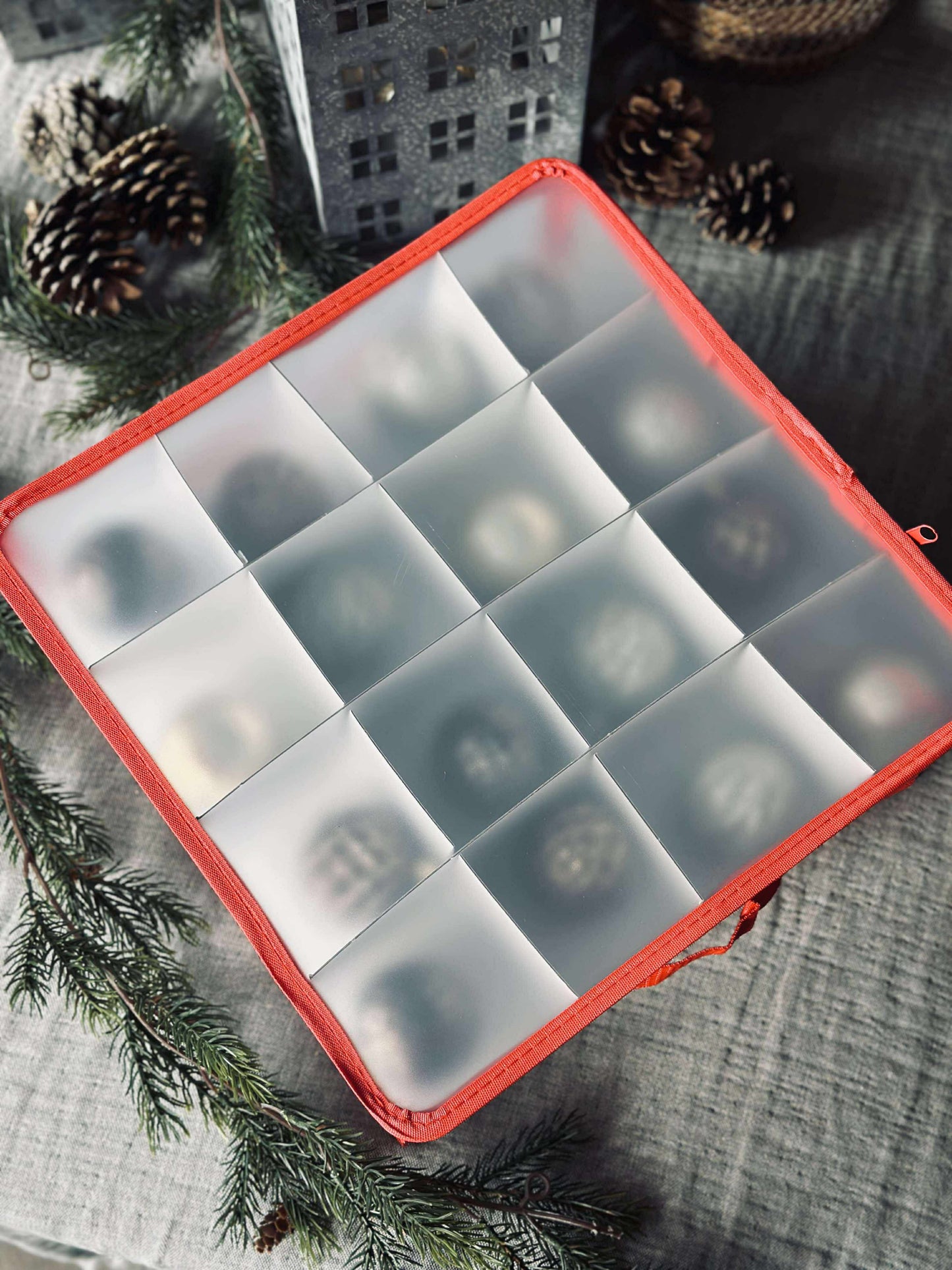 Opbevaring til Julekugler - MAX 32 julekugler