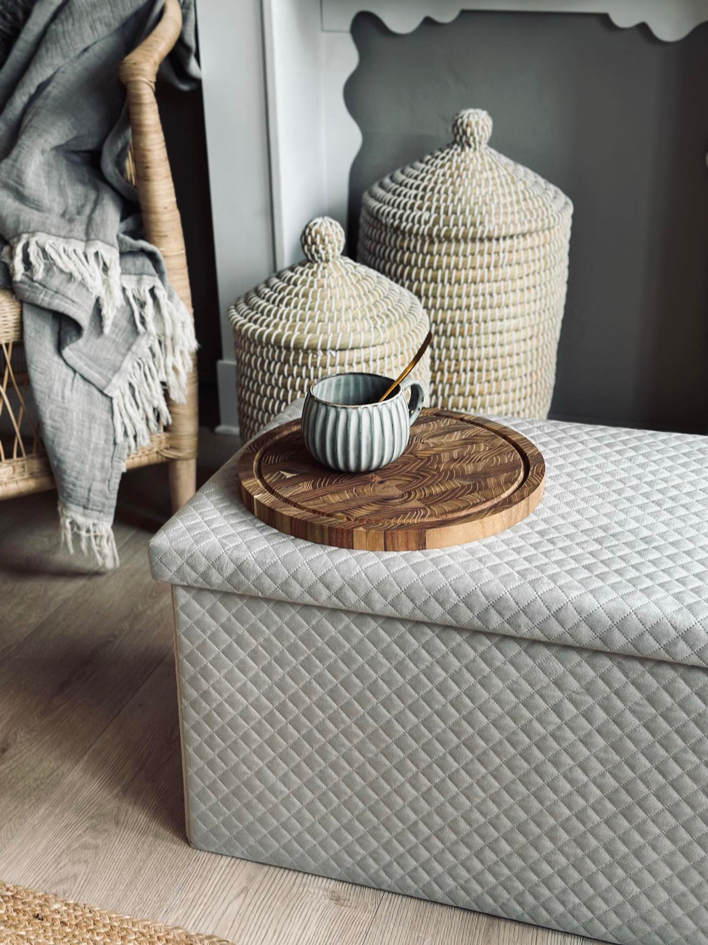 Bænk med opbevaring og siddepude