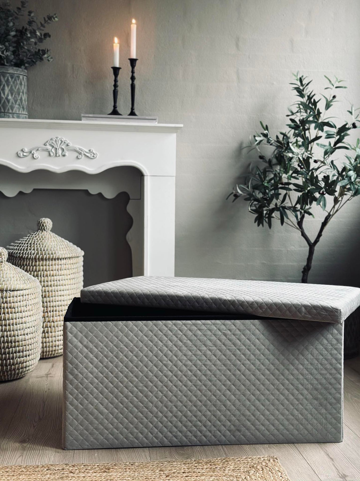 Bænk med opbevaring og siddepude