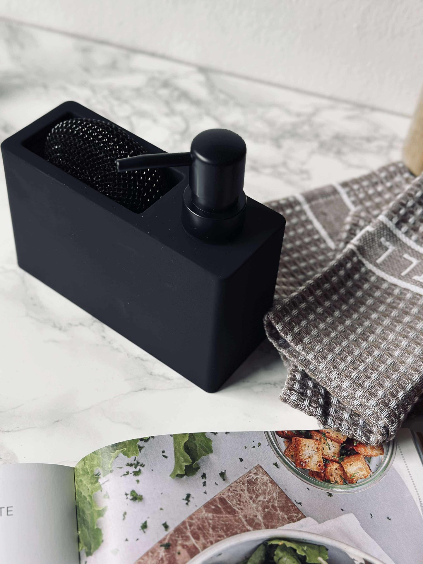 Sæbedispenser med svamp