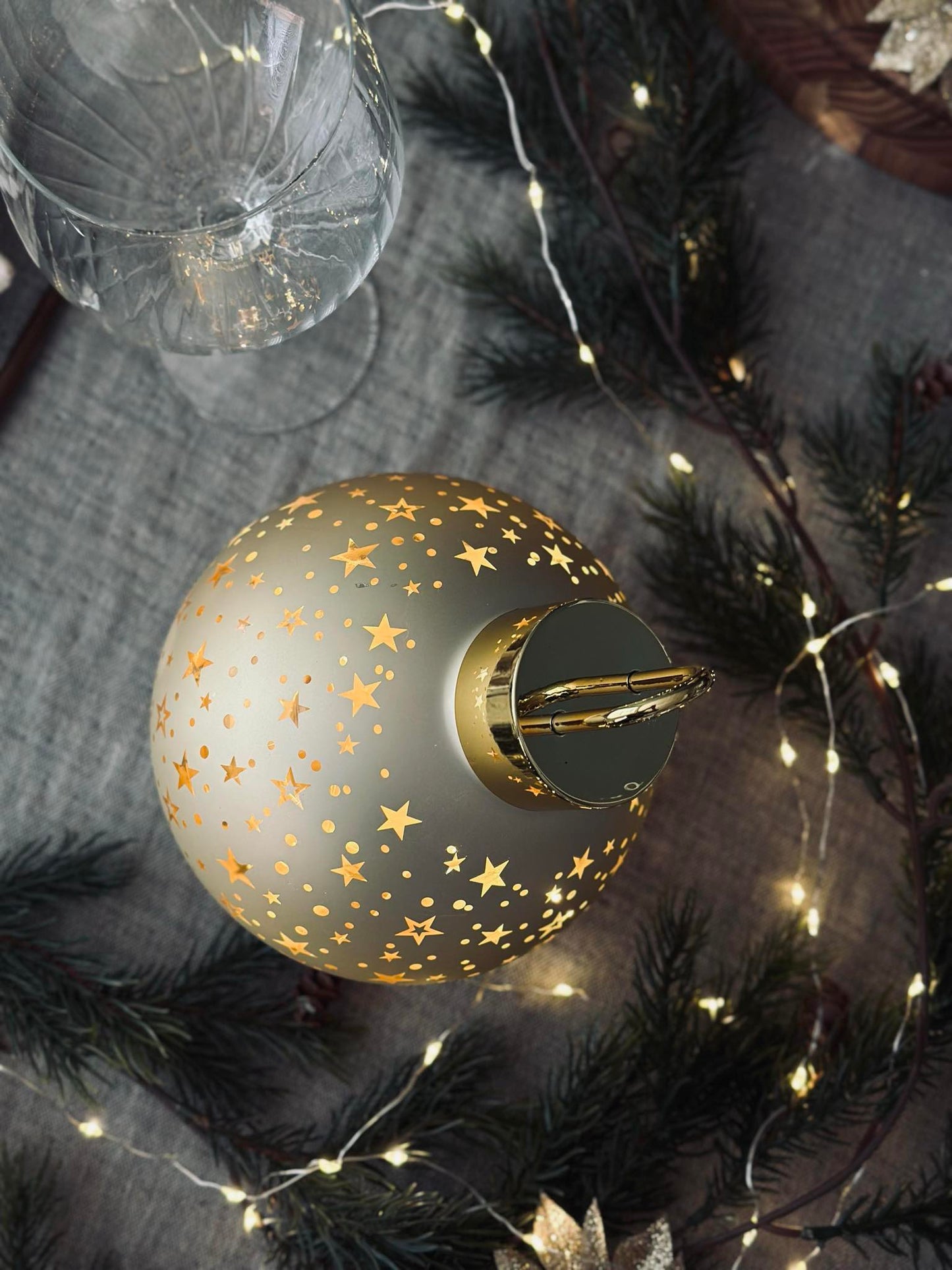 Julekugle med led lys - Guld