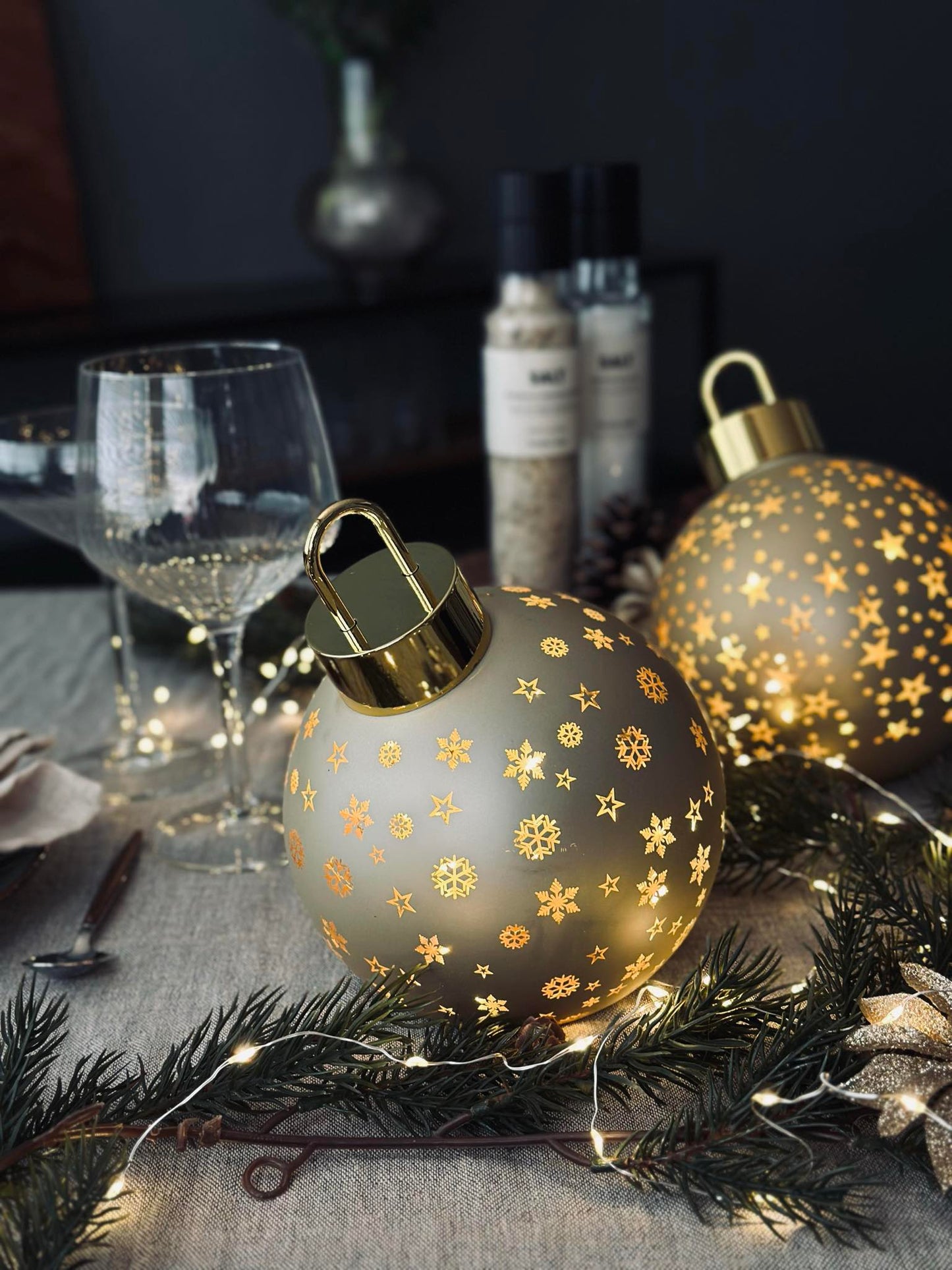 Julekugle med led lys - Guld