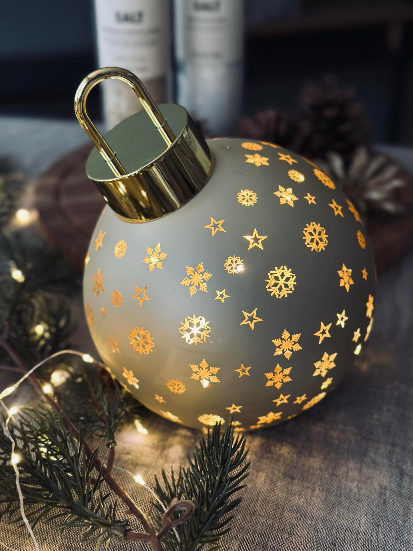 Julekugle med led lys - Guld