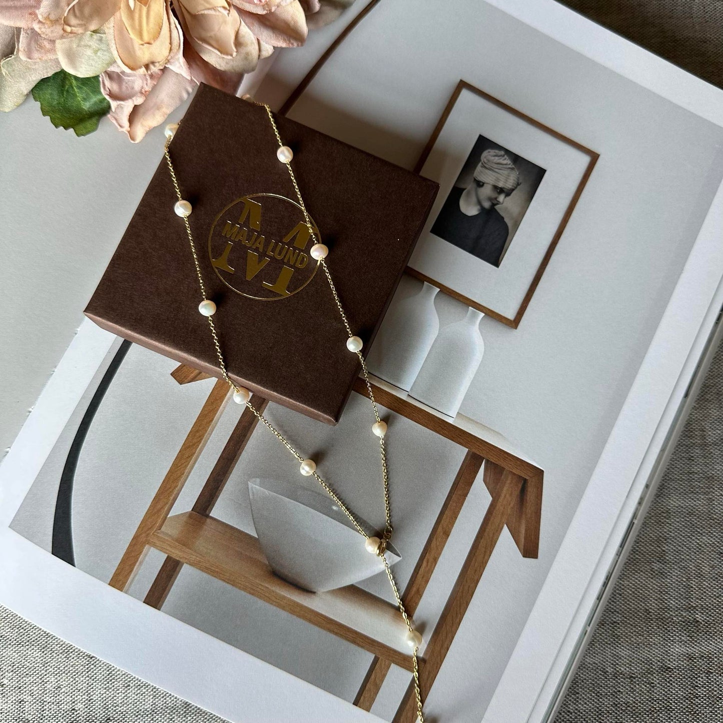 Halskæde Gry - med ferskvandsperler