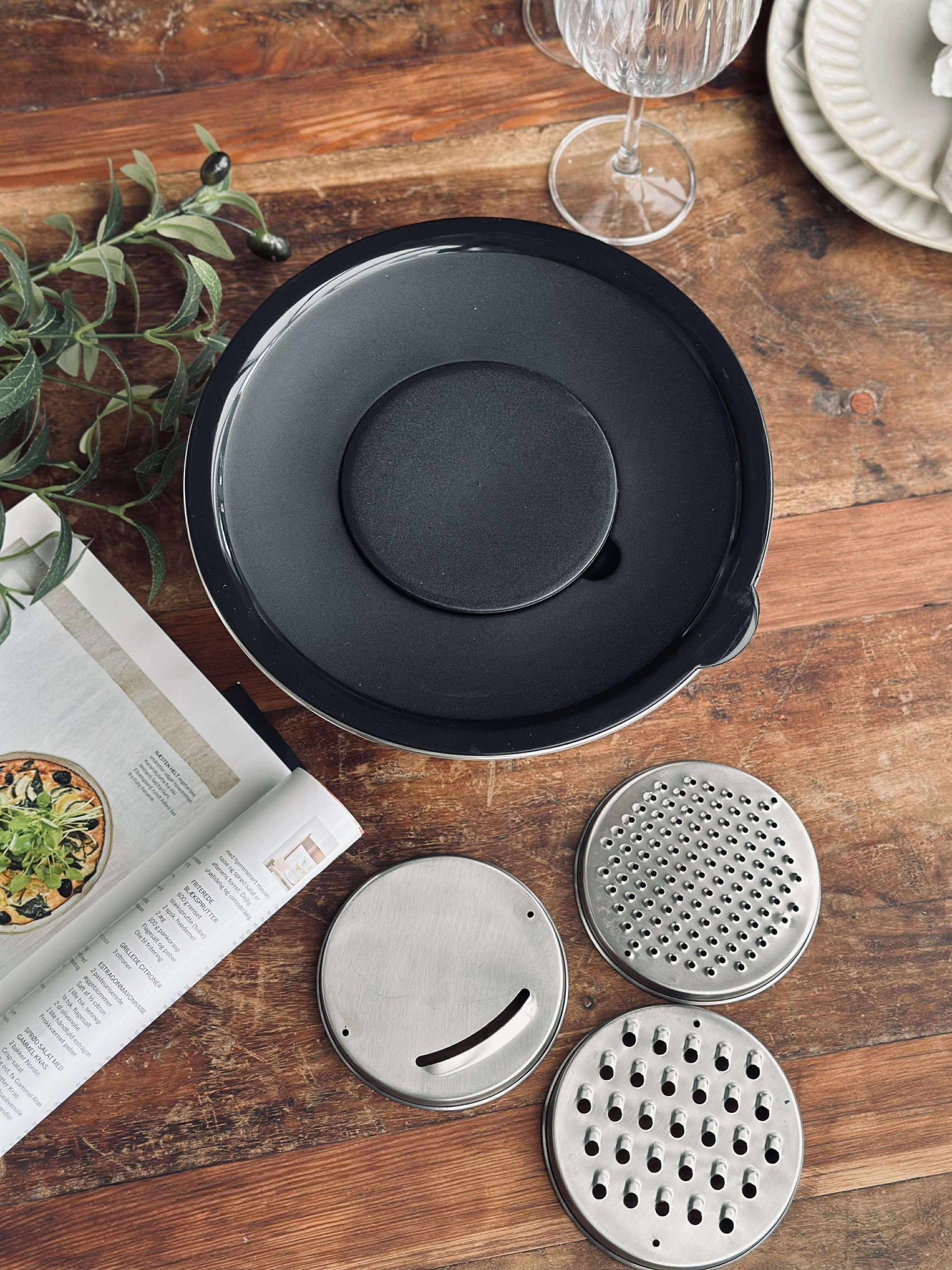 Skål med snittelåg - Rustfrit stål