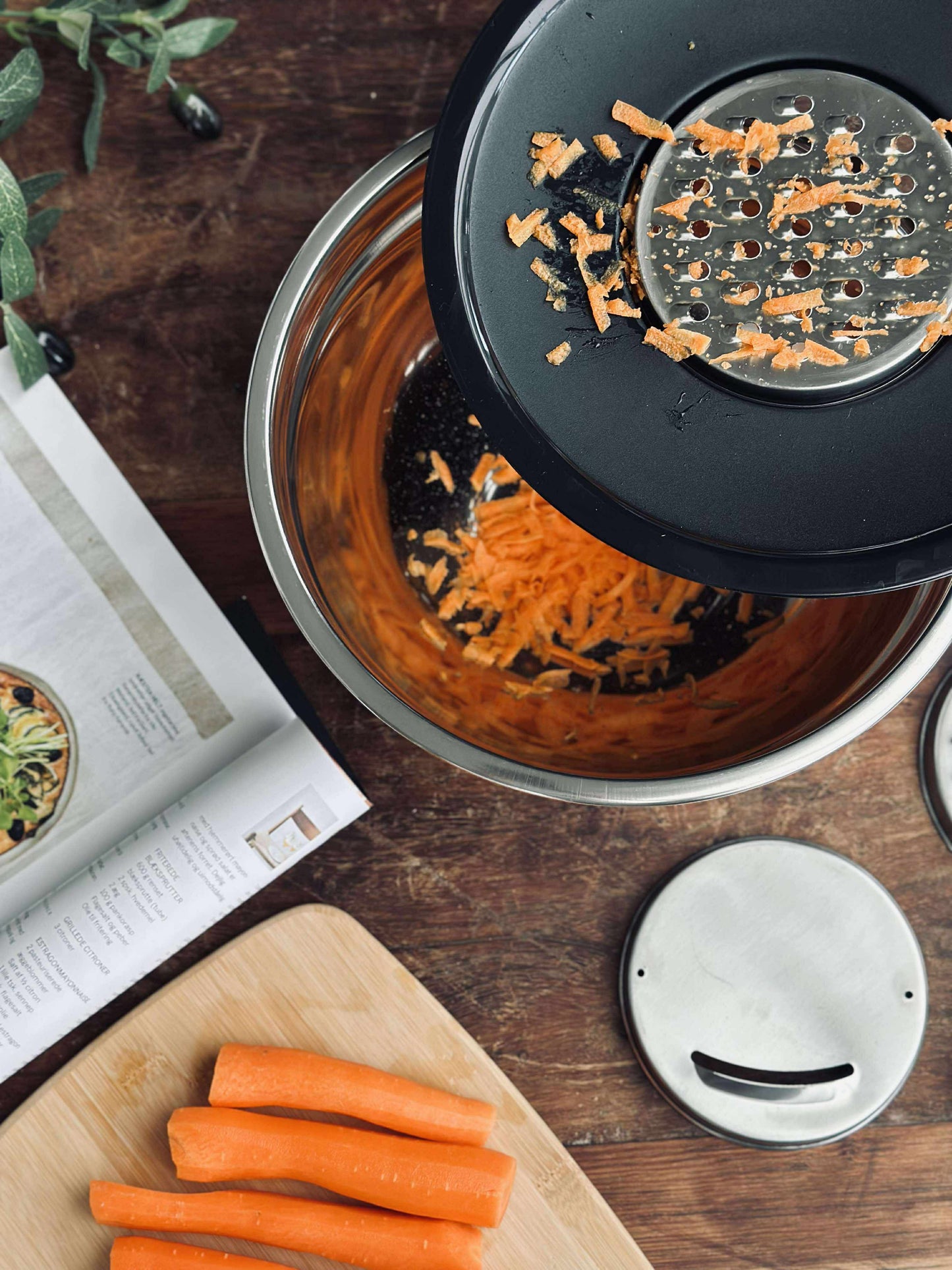 Skål med snittelåg - Rustfrit stål