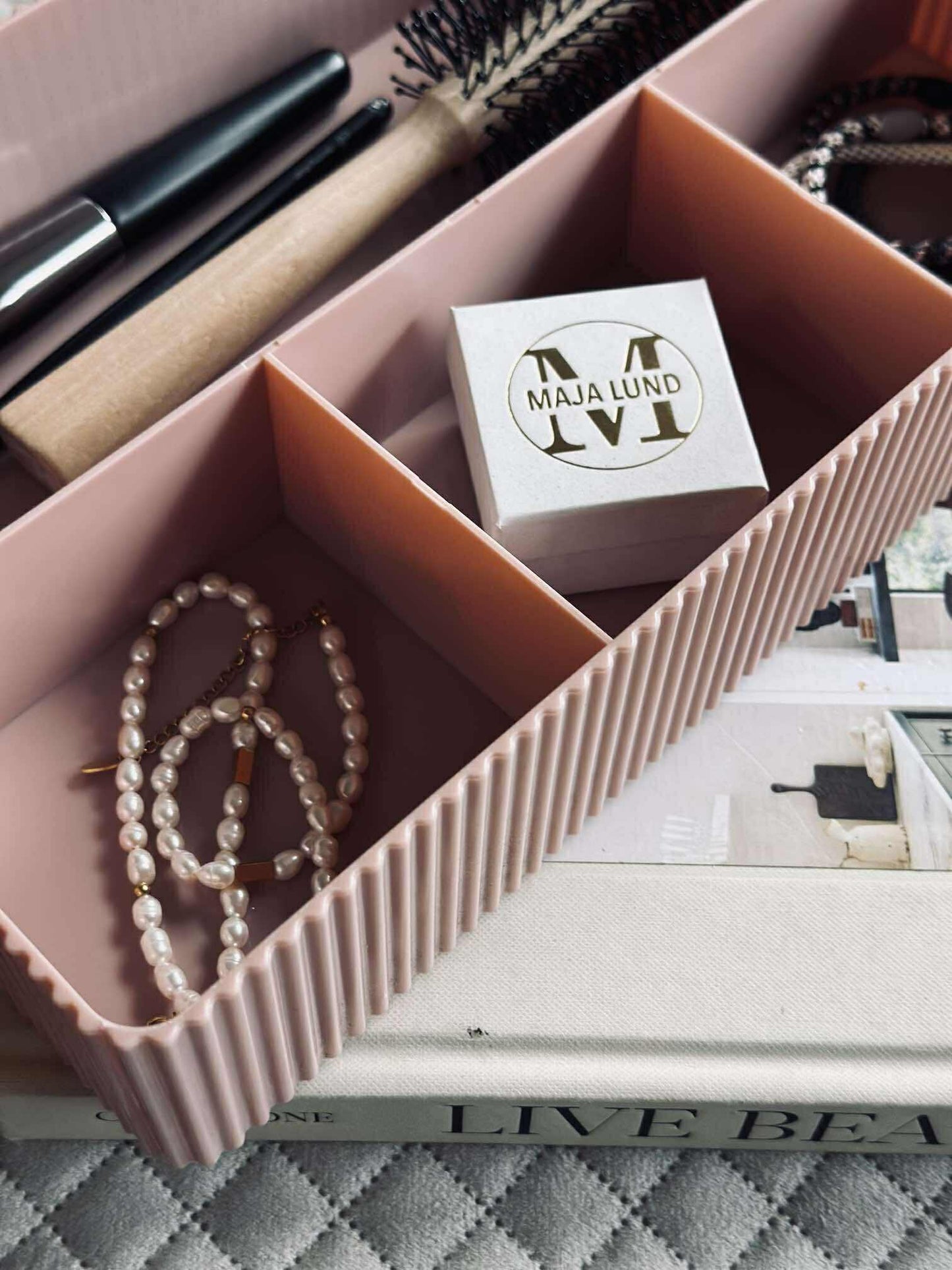 Makeup organiser med rumopdeling - Rosa