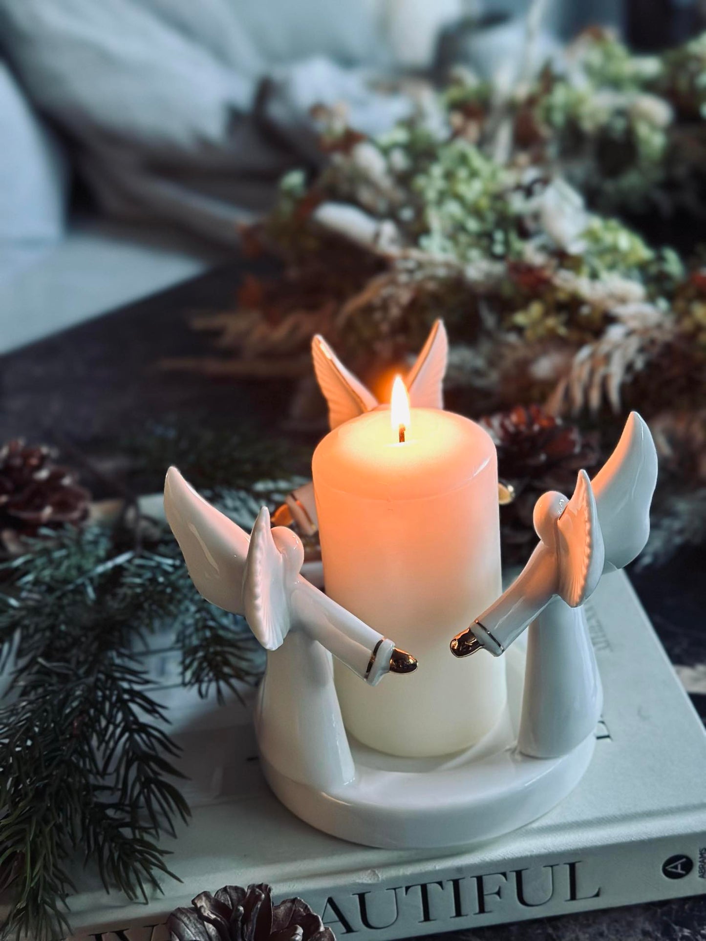 Lysestage med engle - Hvid porcelæn