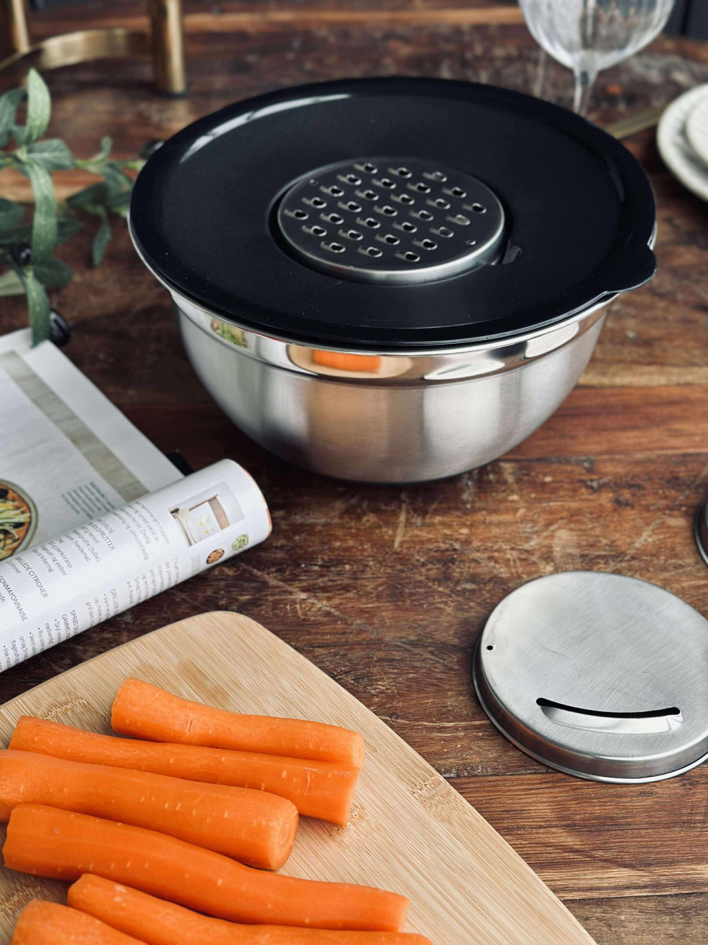 Skål med snittelåg - Rustfrit stål