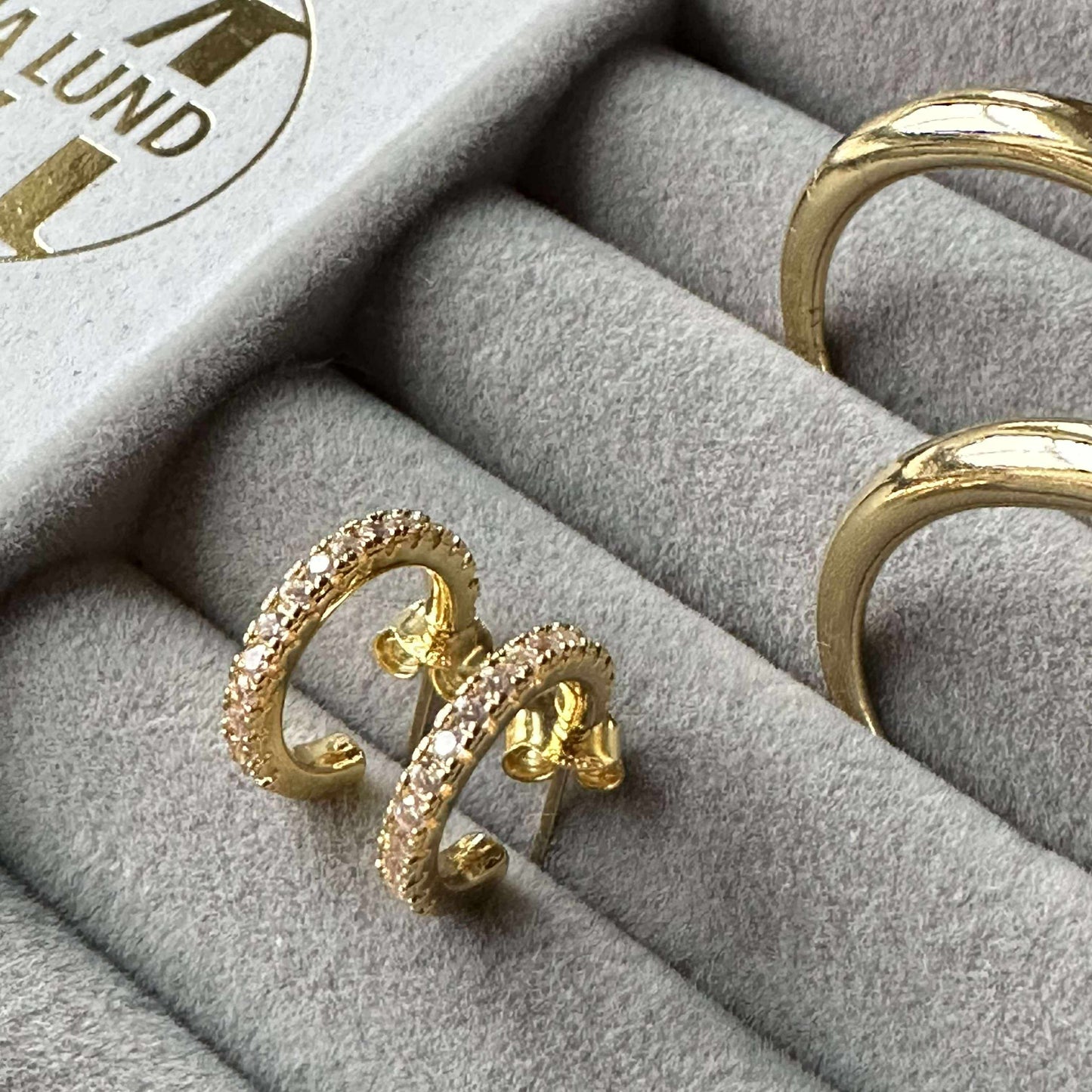 Øreringe IZA med klare zirkoner - forgyldt