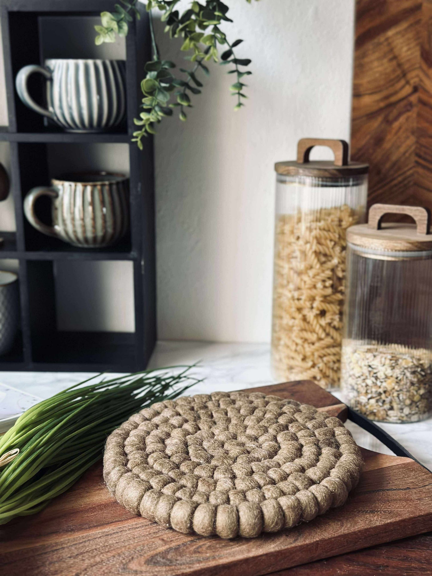 Bordskåner DOTS - Mørk sand uld