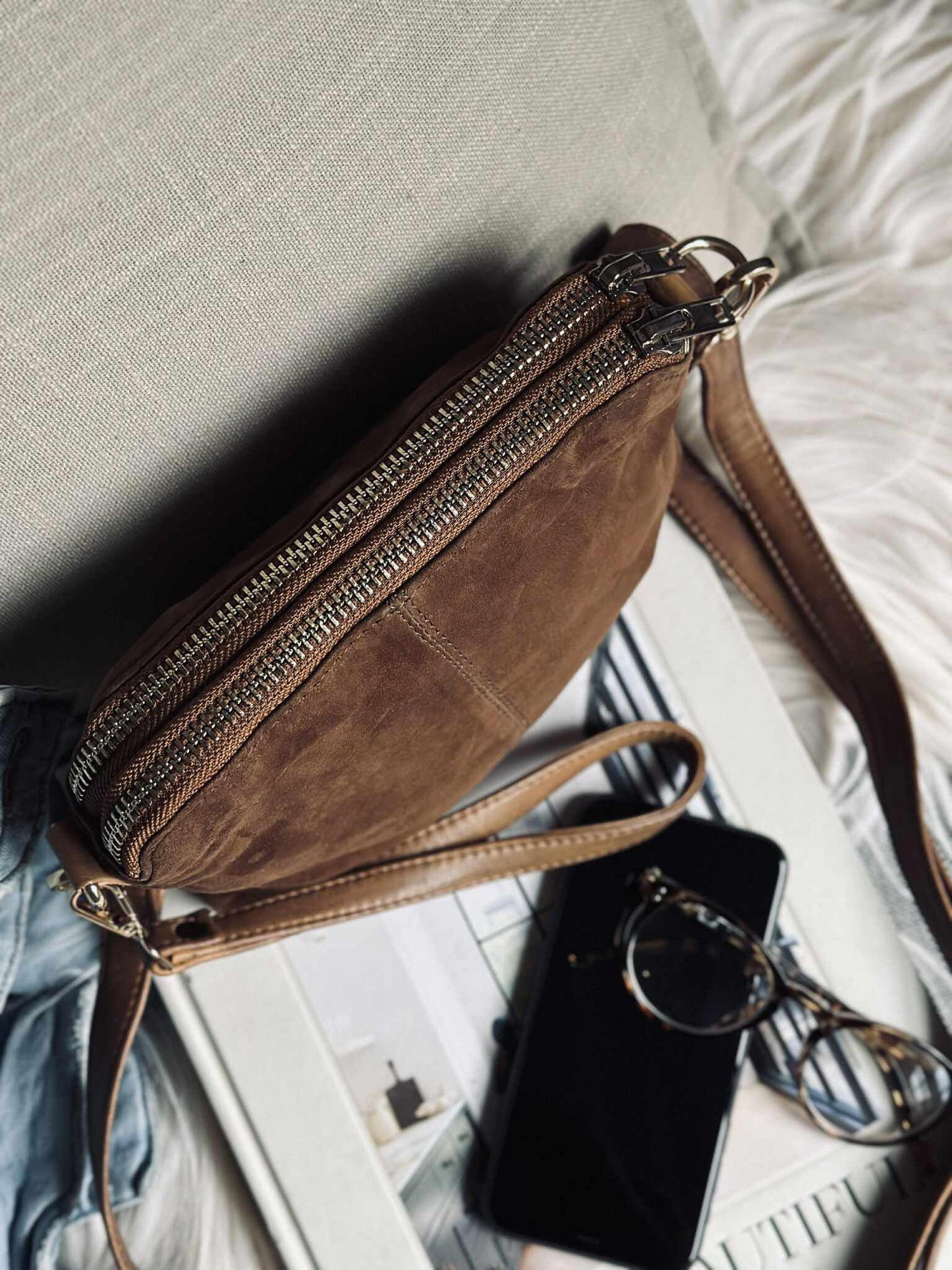 Crossbody clutch ALICE - Ruskind caramel