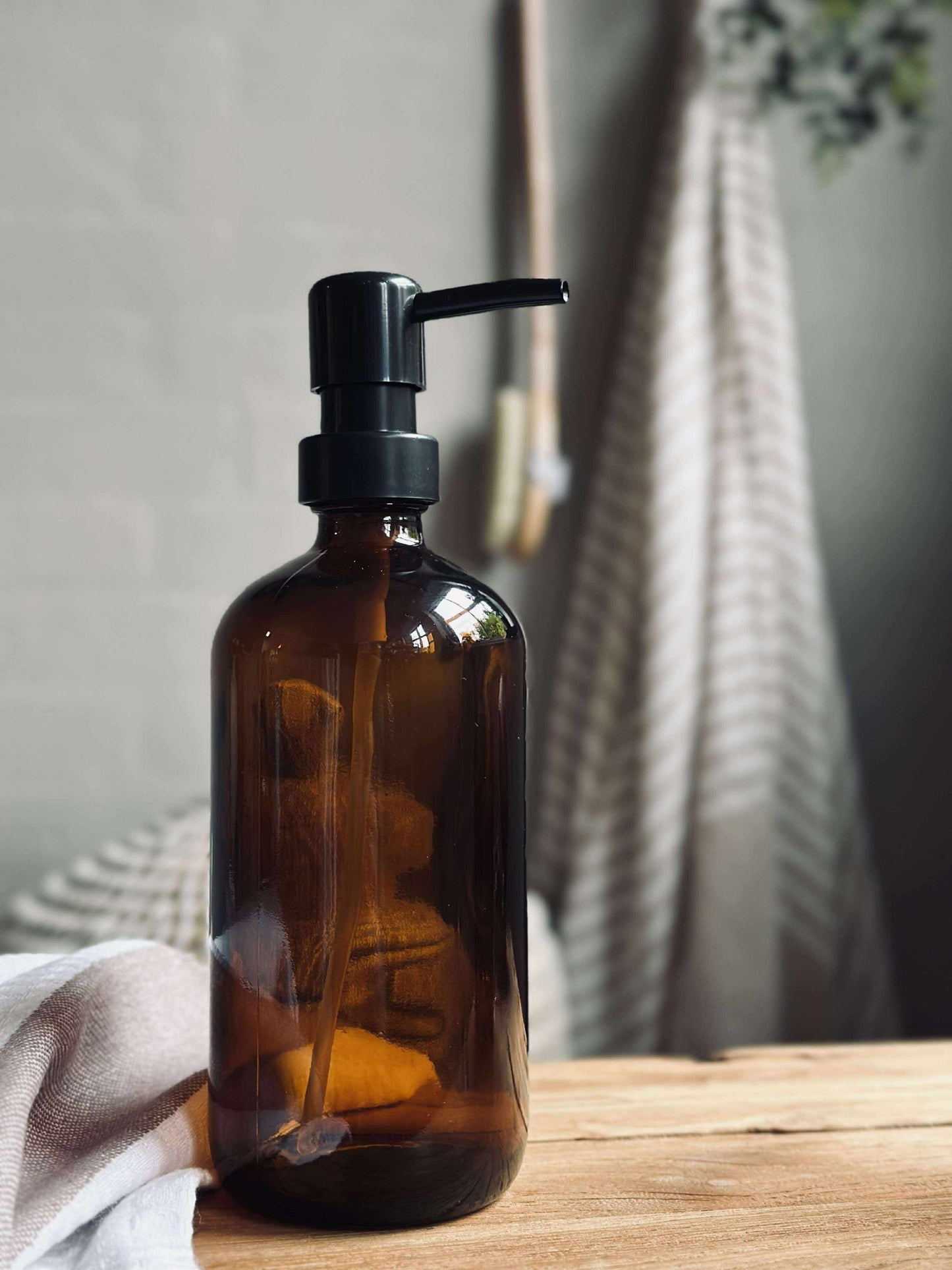 Dispenser med pumpe - Brun glas