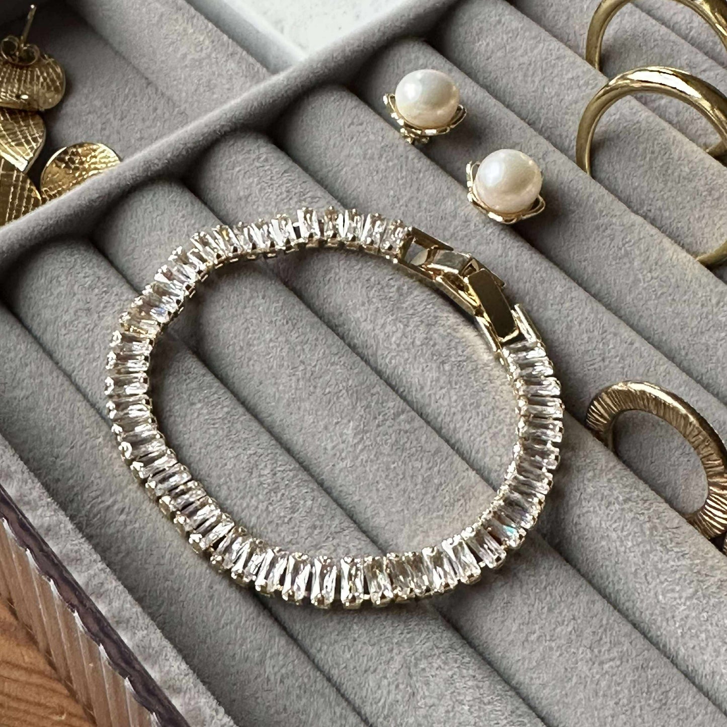 Tennisarmbånd Thelma med zirkoner - guldbelagt
