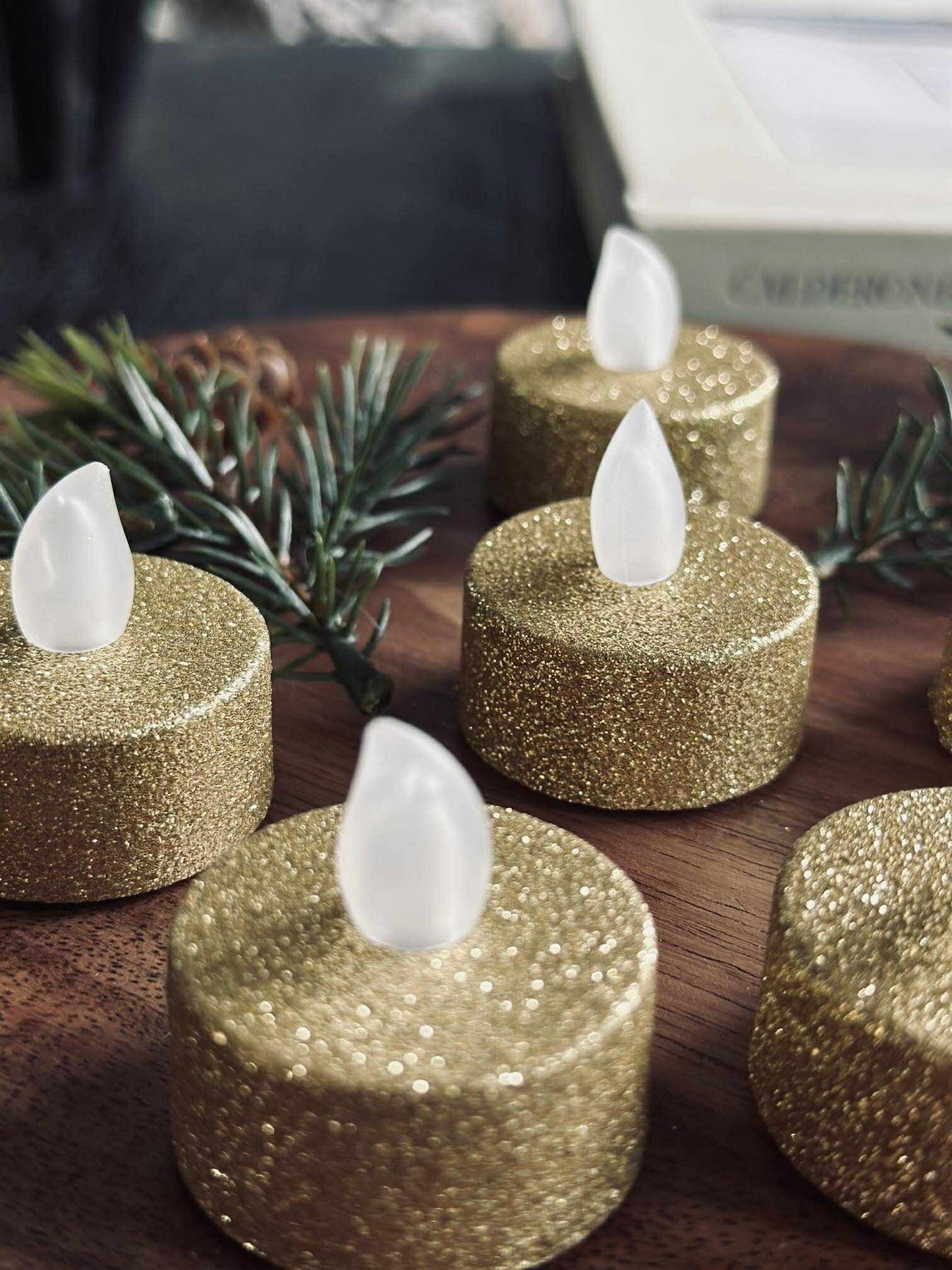 Fyrfadslys med led - Gold glitter 6 stk.