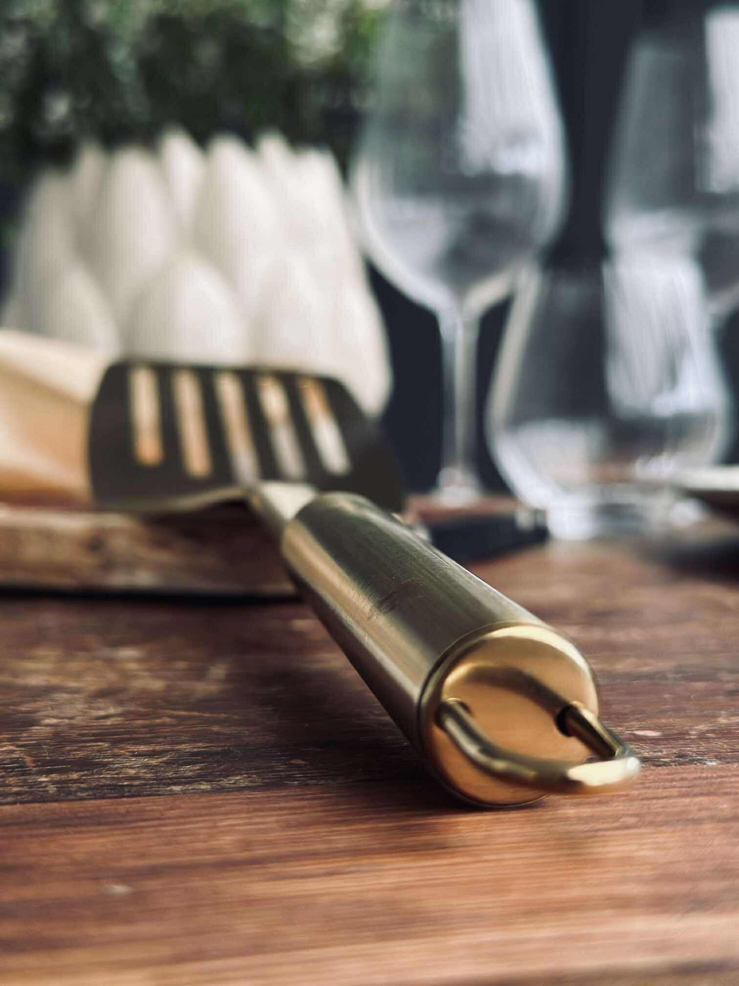 Palet med hul Golden - Rustfrit stål