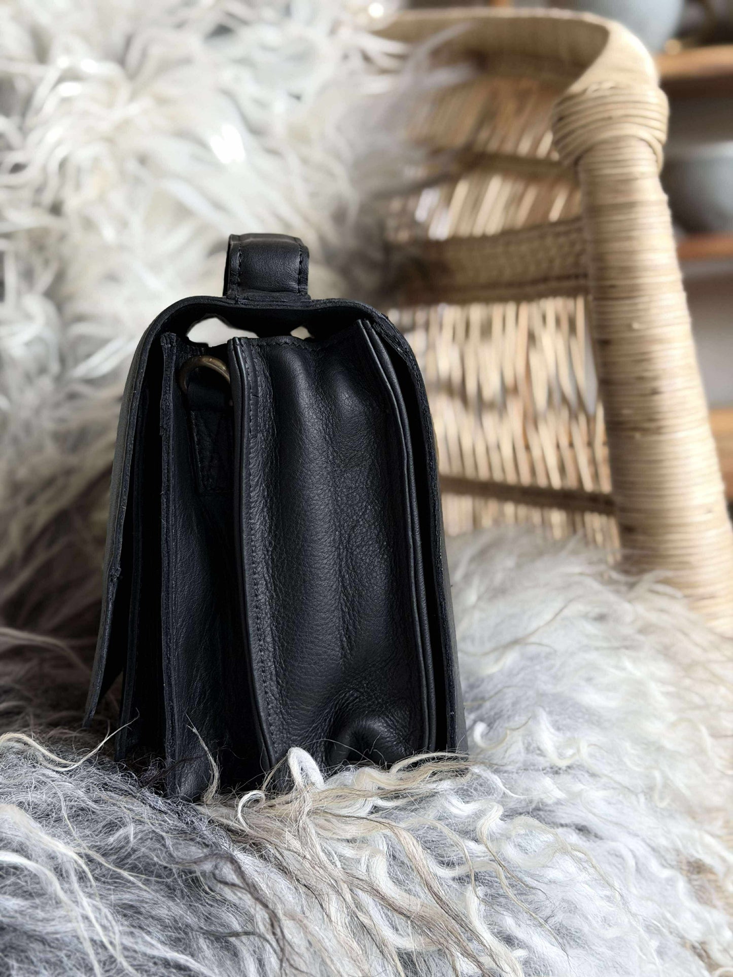 Crossover Black Leather – Big
