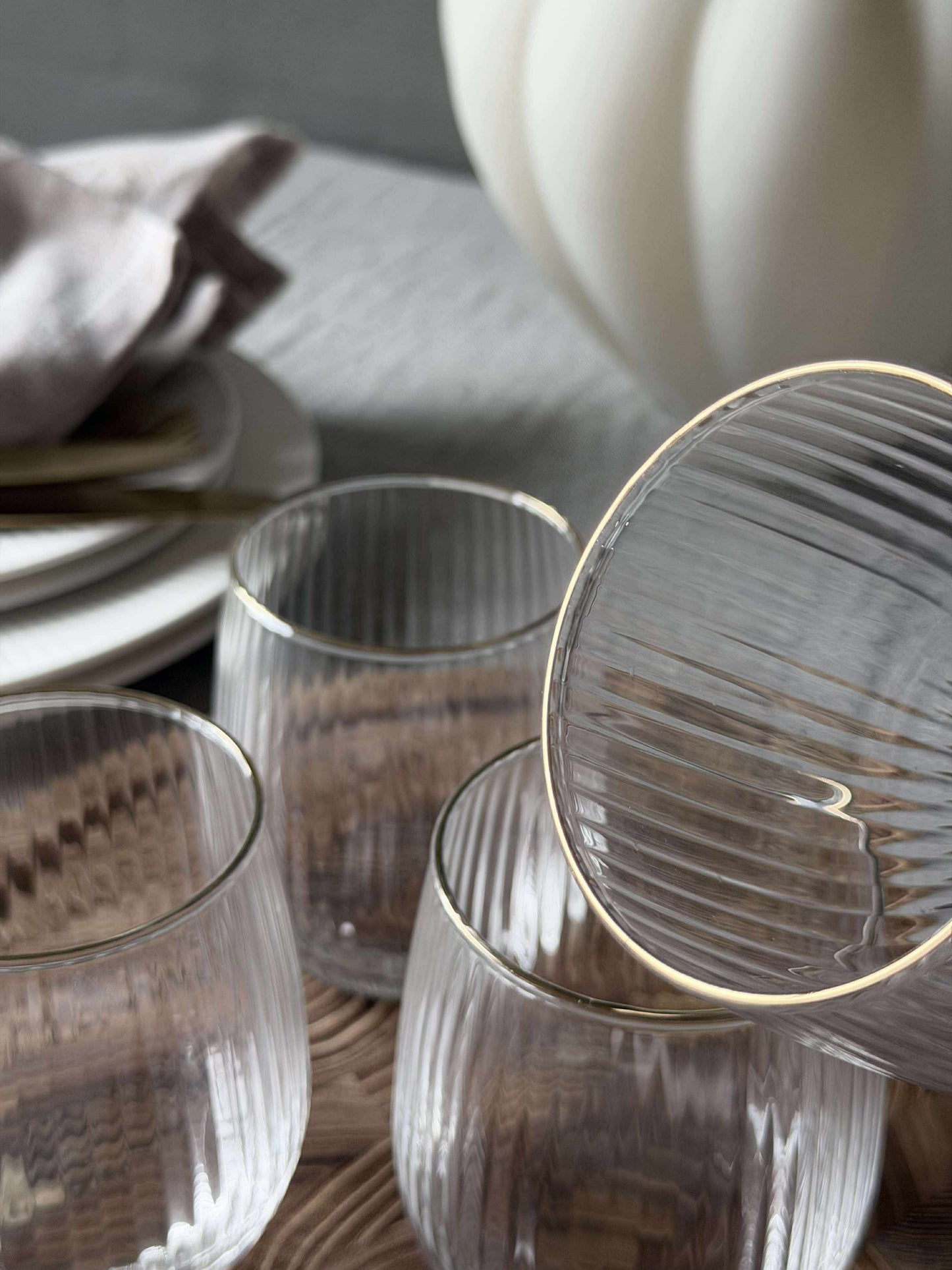 Vandglas Rillet med guld kant - 4 stk.