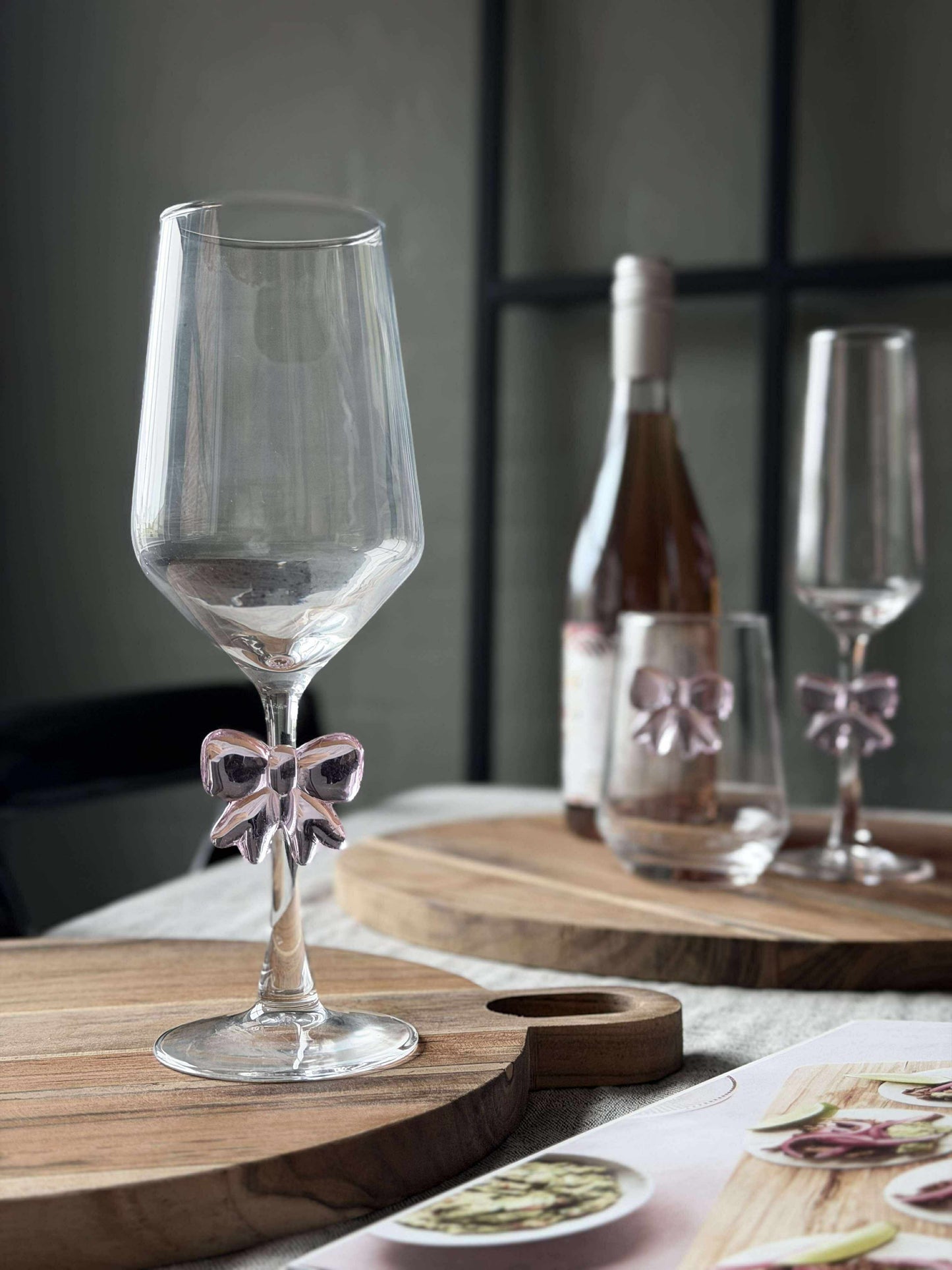 Glas med sløjfe