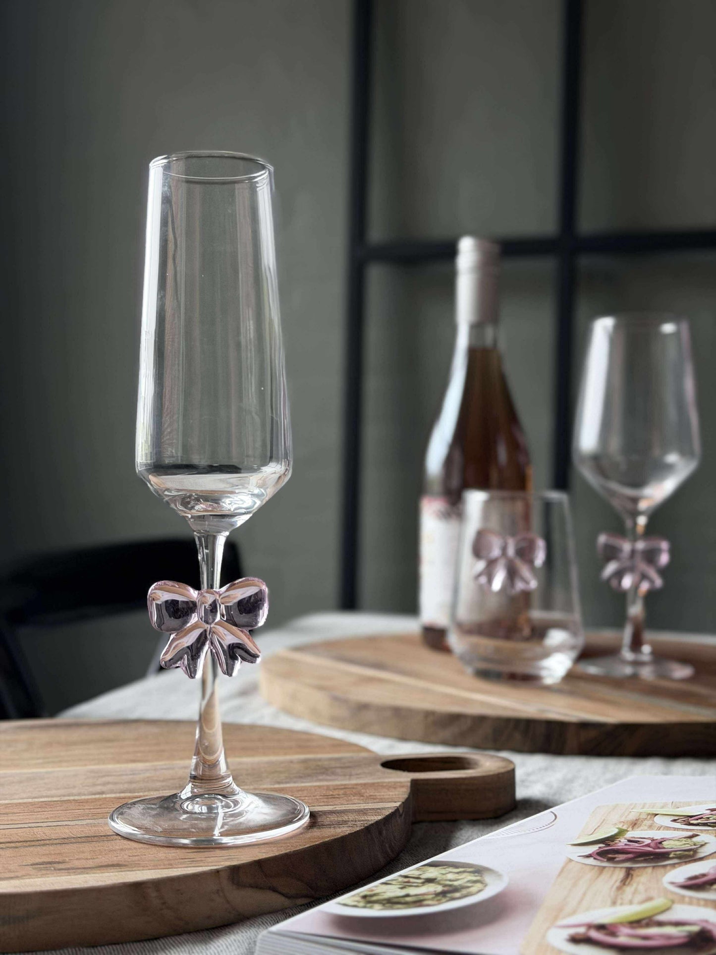 Glas med sløjfe