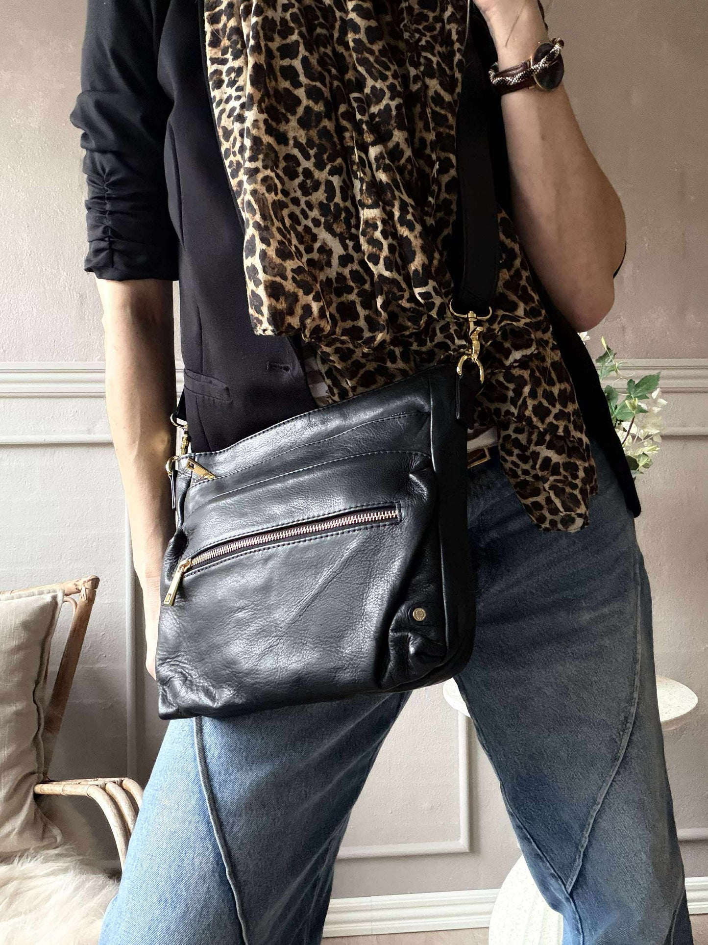 Crossover Amalia - Black leather