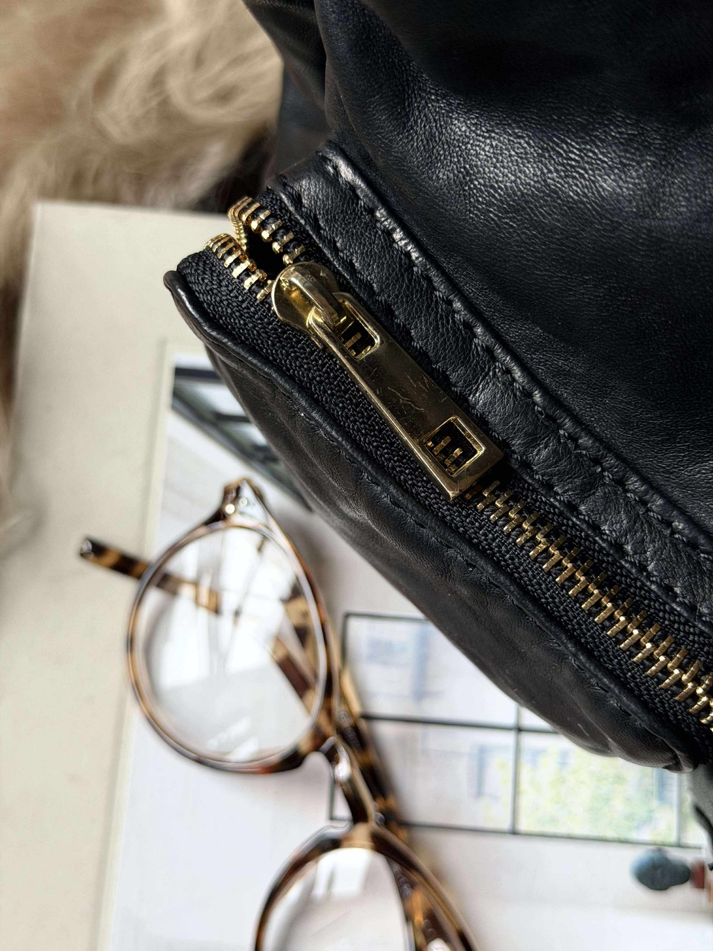 Skuldertaske Sienna - Black gold