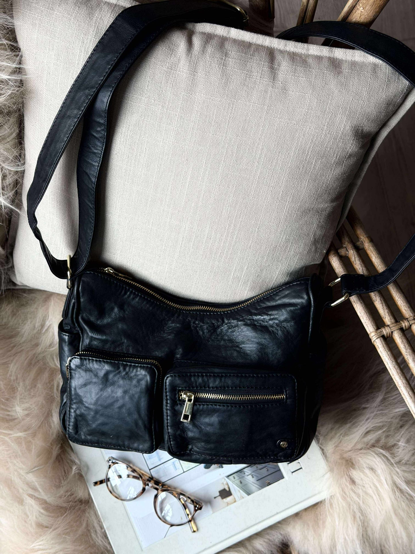 Skuldertaske Sienna - Black gold