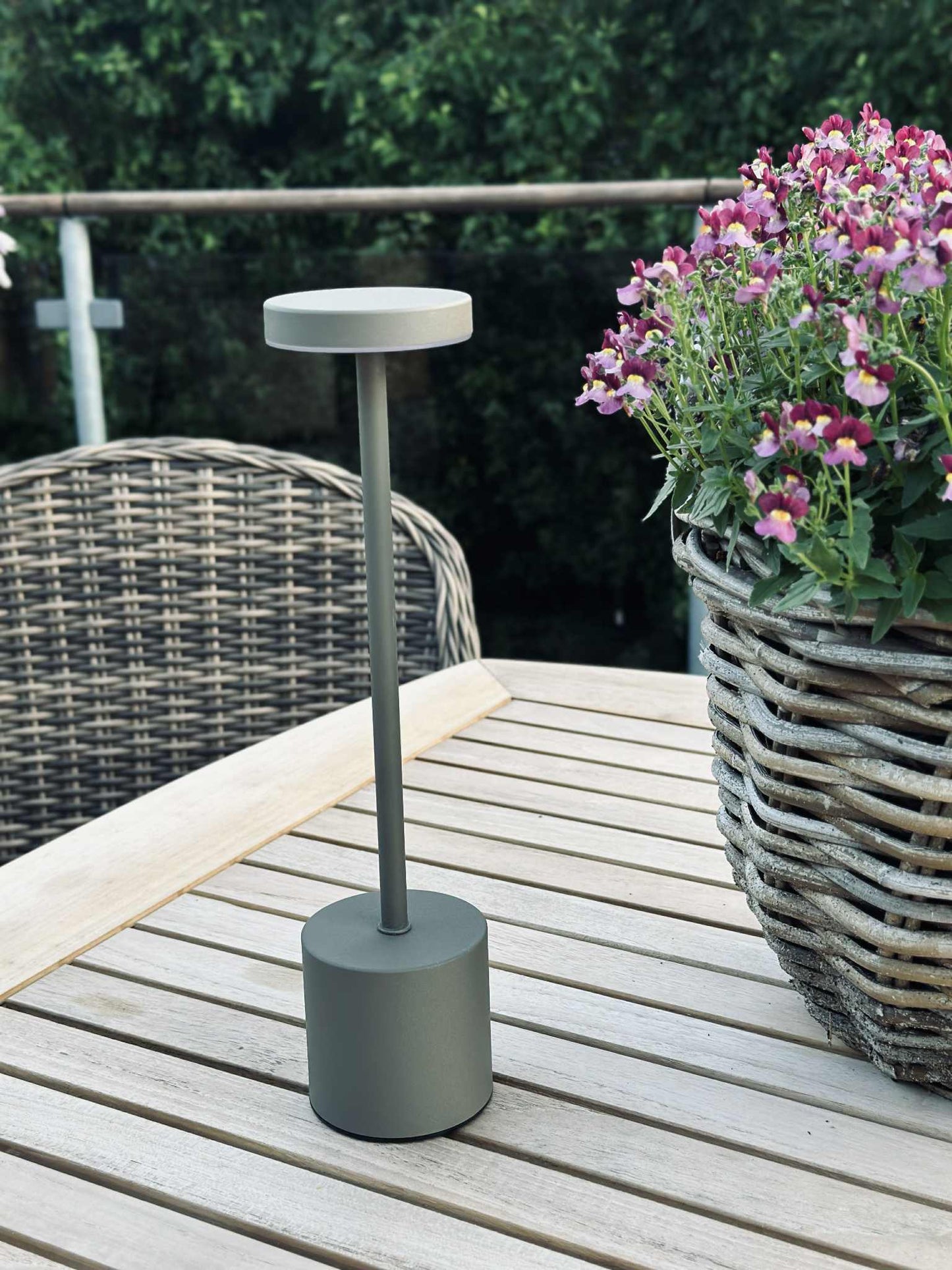 LED bordlampe KELLY Taupe - genopladelig