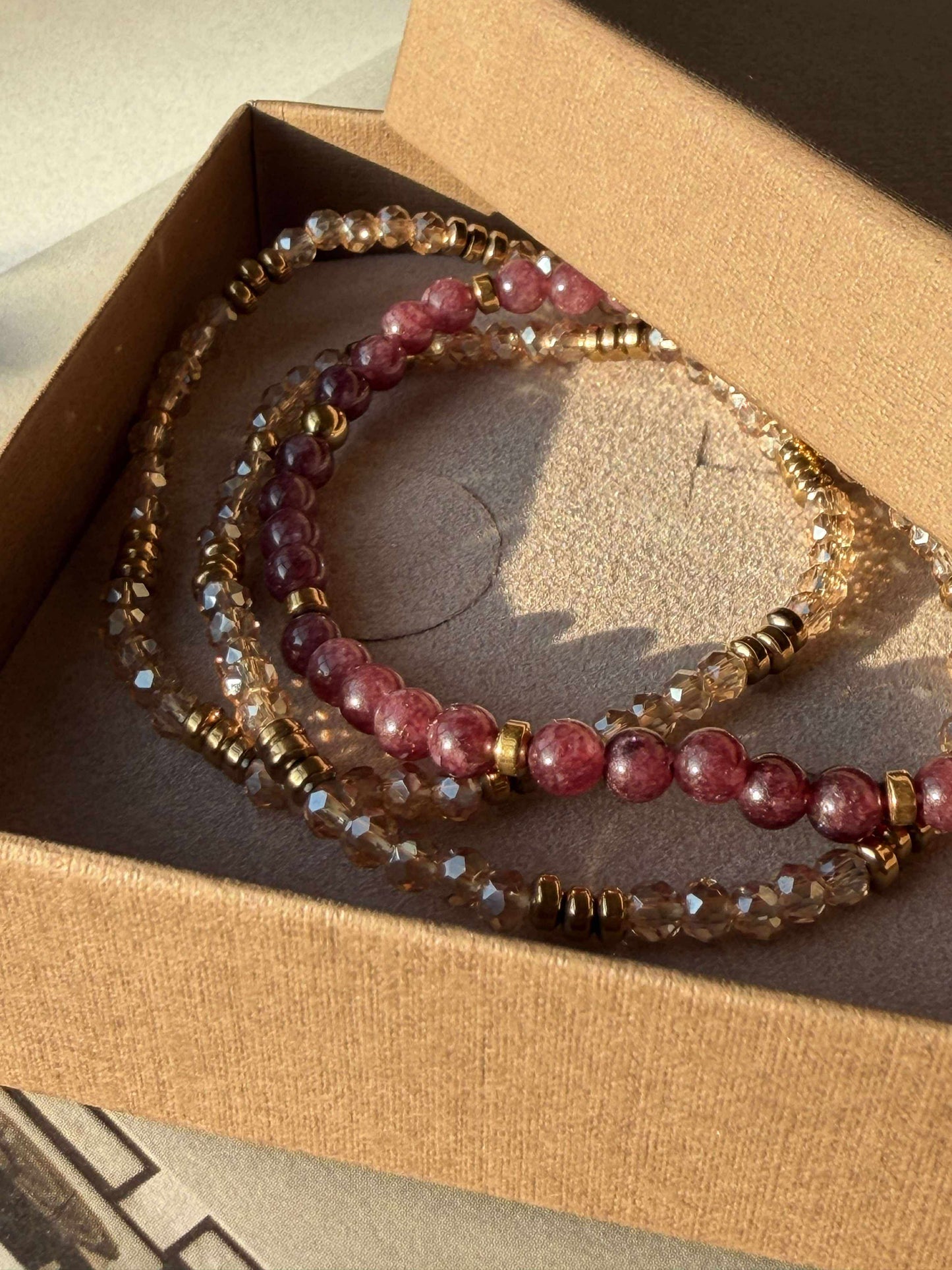 Armbånd Leah Bordeaux/Natur – Sæt med 3 stk