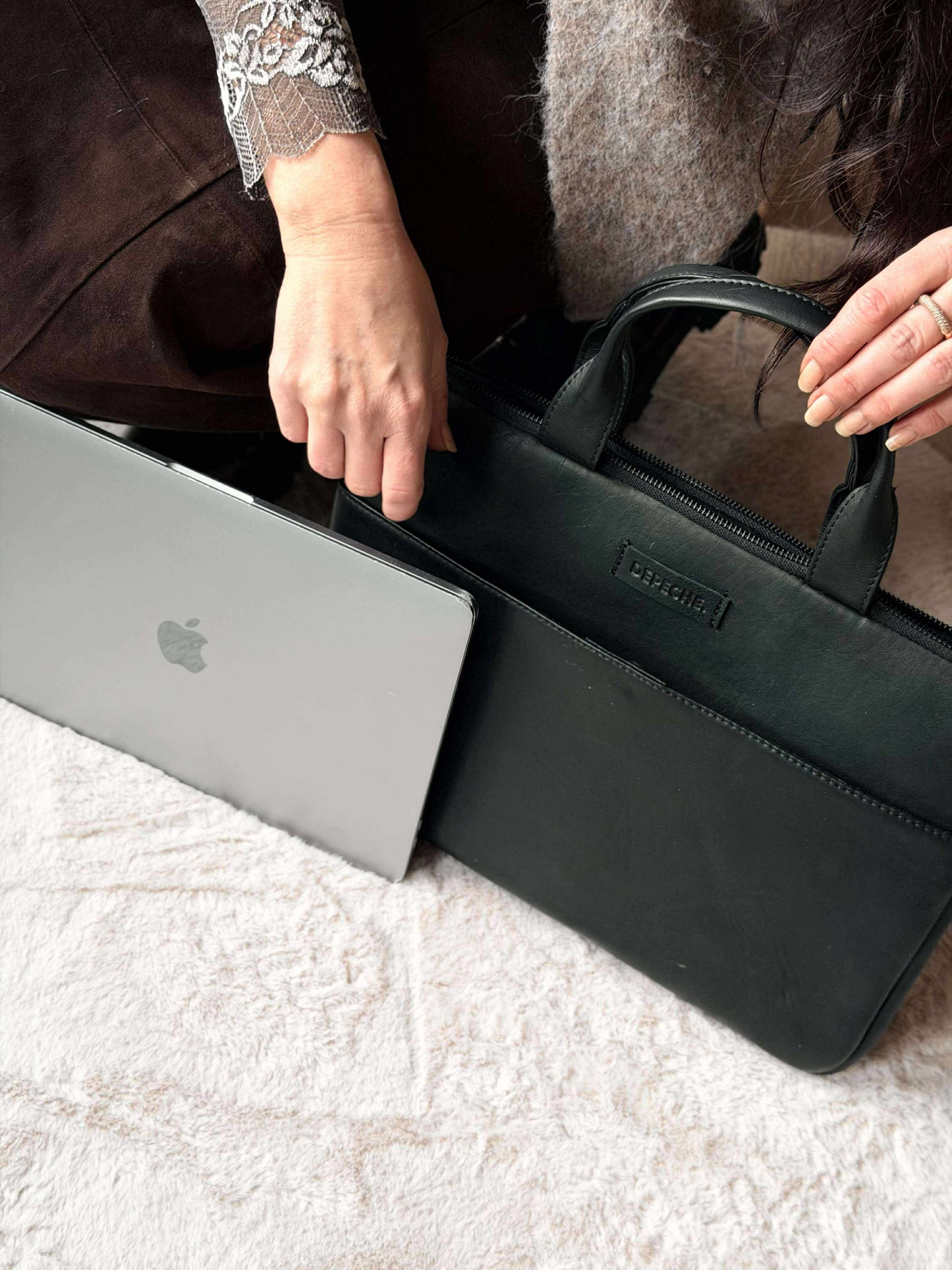 Computercover med håndtag og frontlomme