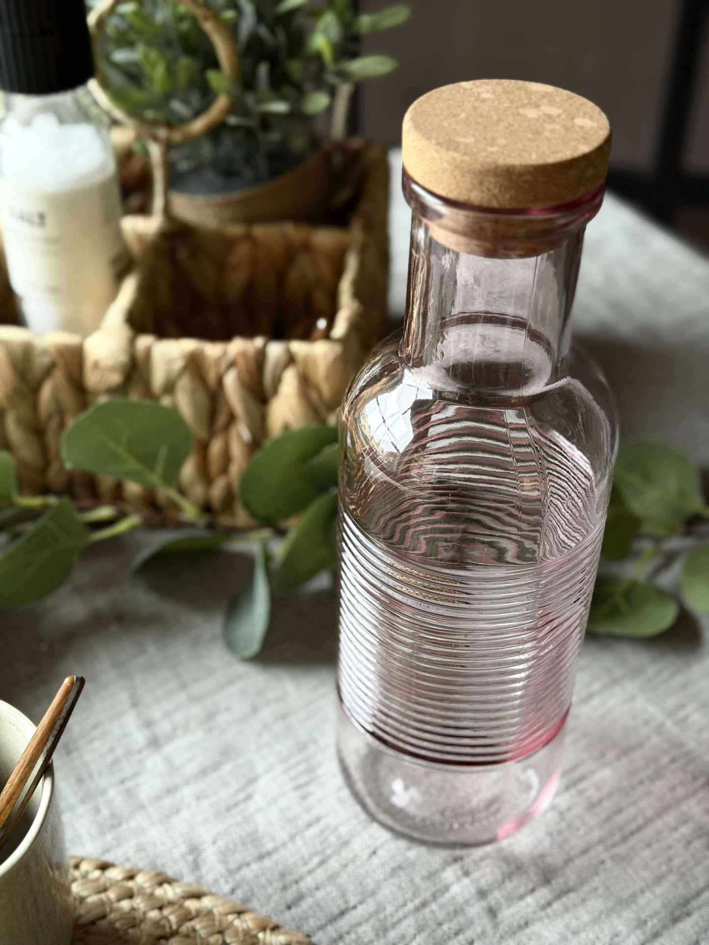 Vandflaske med korkprop – Rosa 1 ltr.