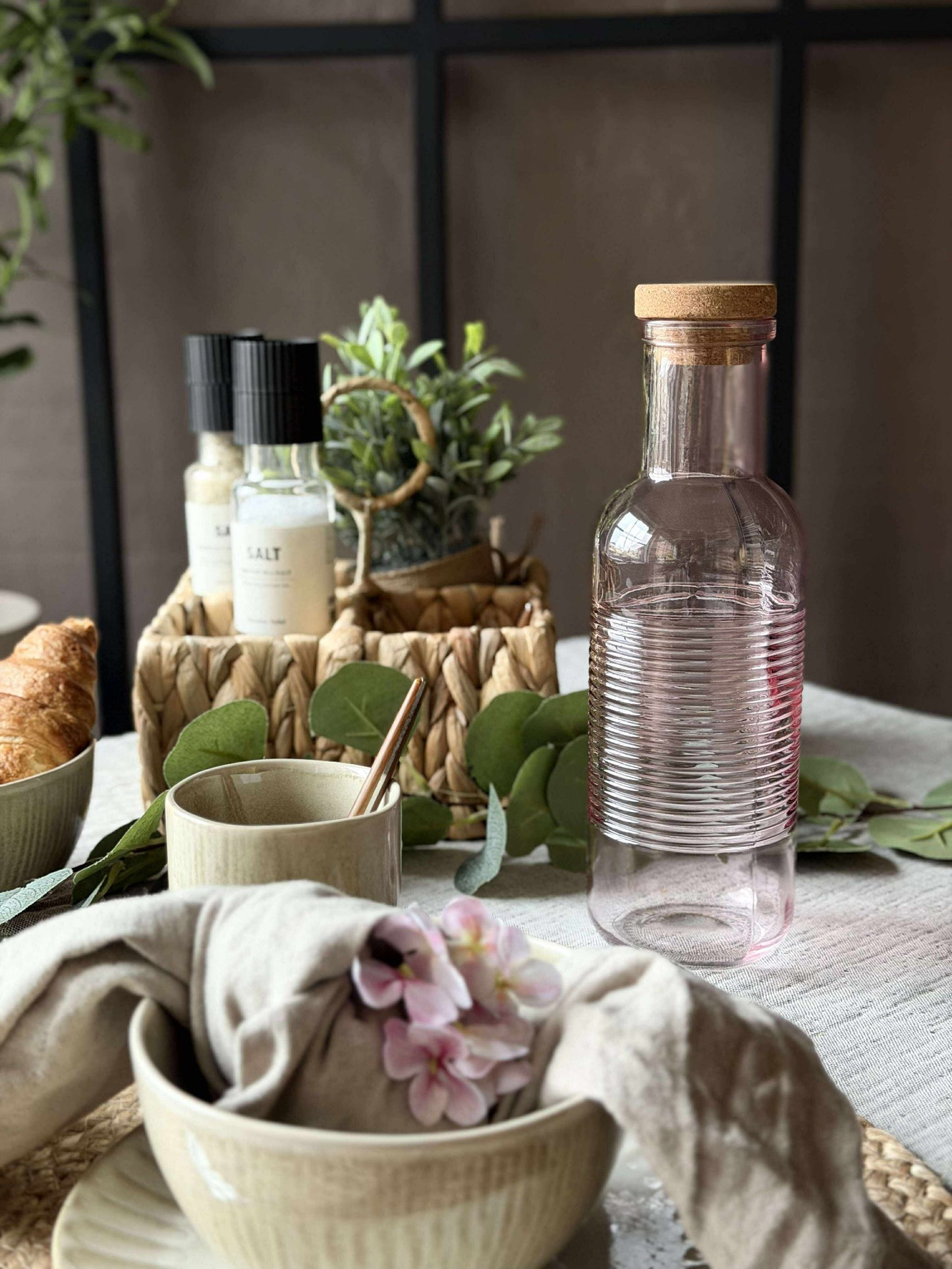 Vandflaske med korkprop – Rosa 1 ltr.