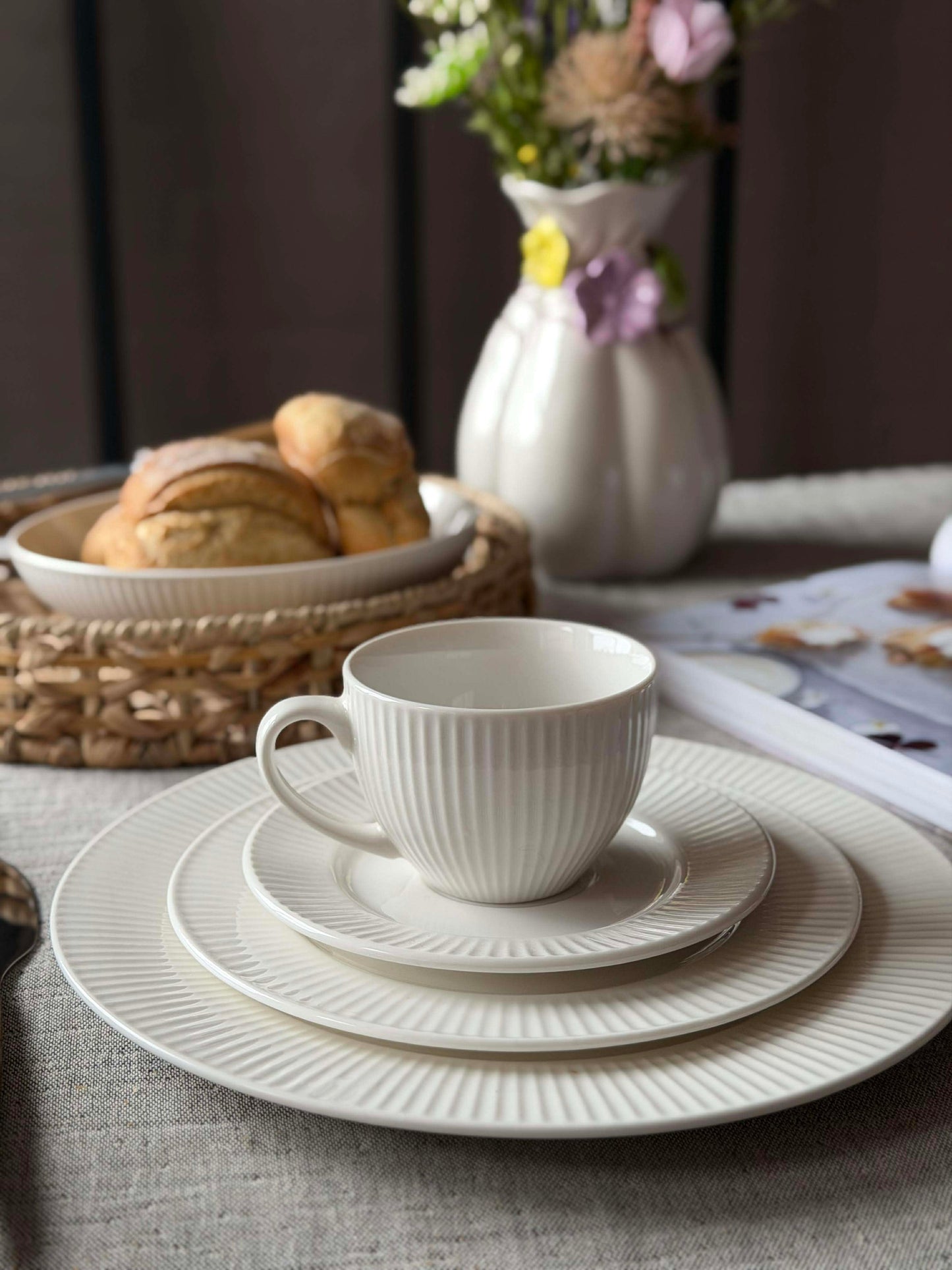 Kop og underkop - Riflet porcelæn