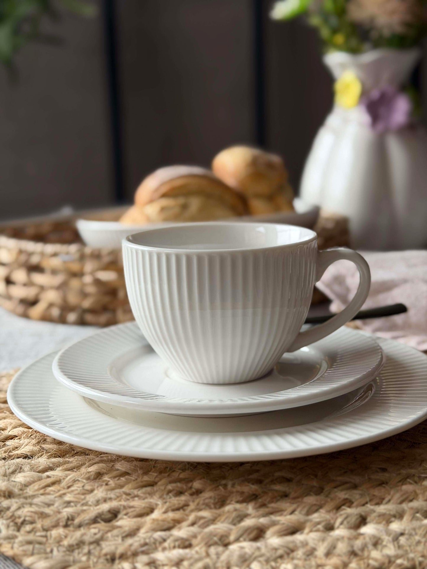Kop og underkop - Riflet porcelæn