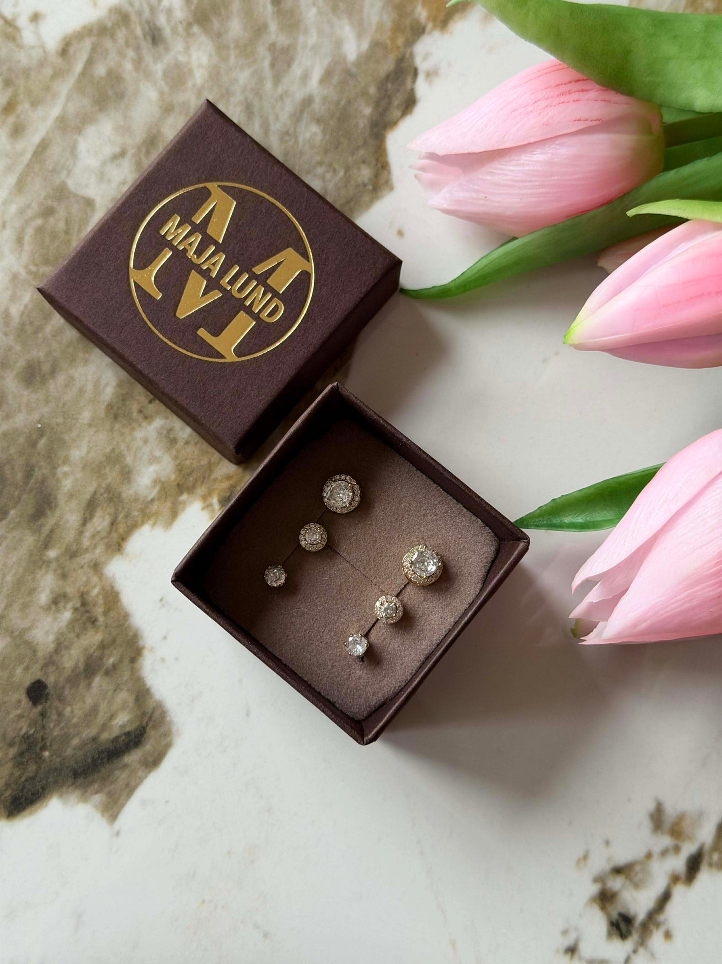 Mix box med 6 øreringe - Bea 18k forgyldt