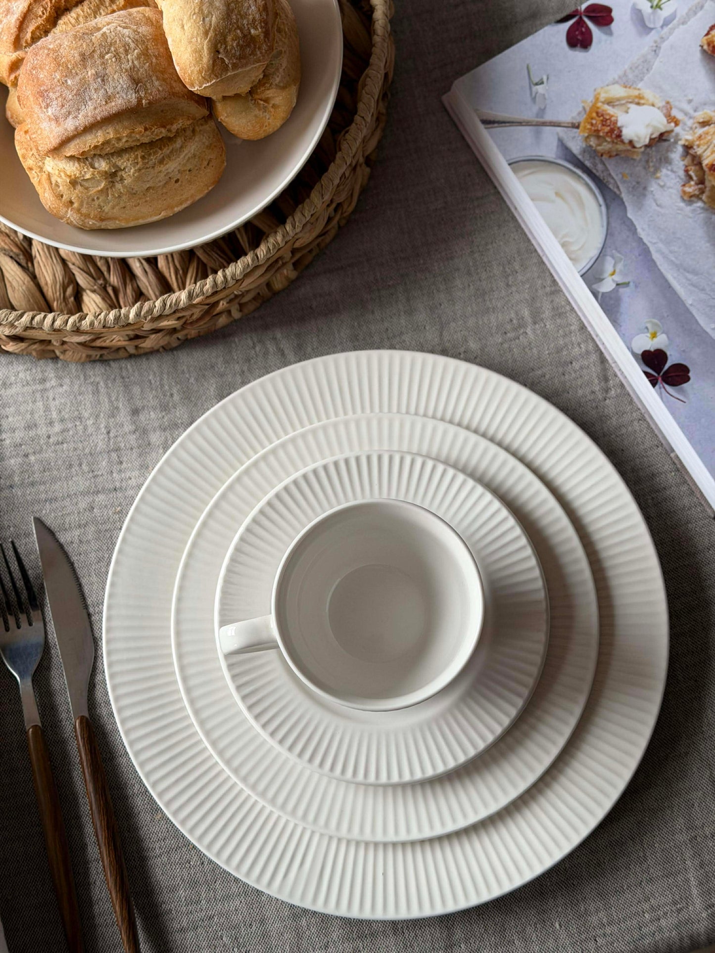 Kop og underkop - Riflet porcelæn