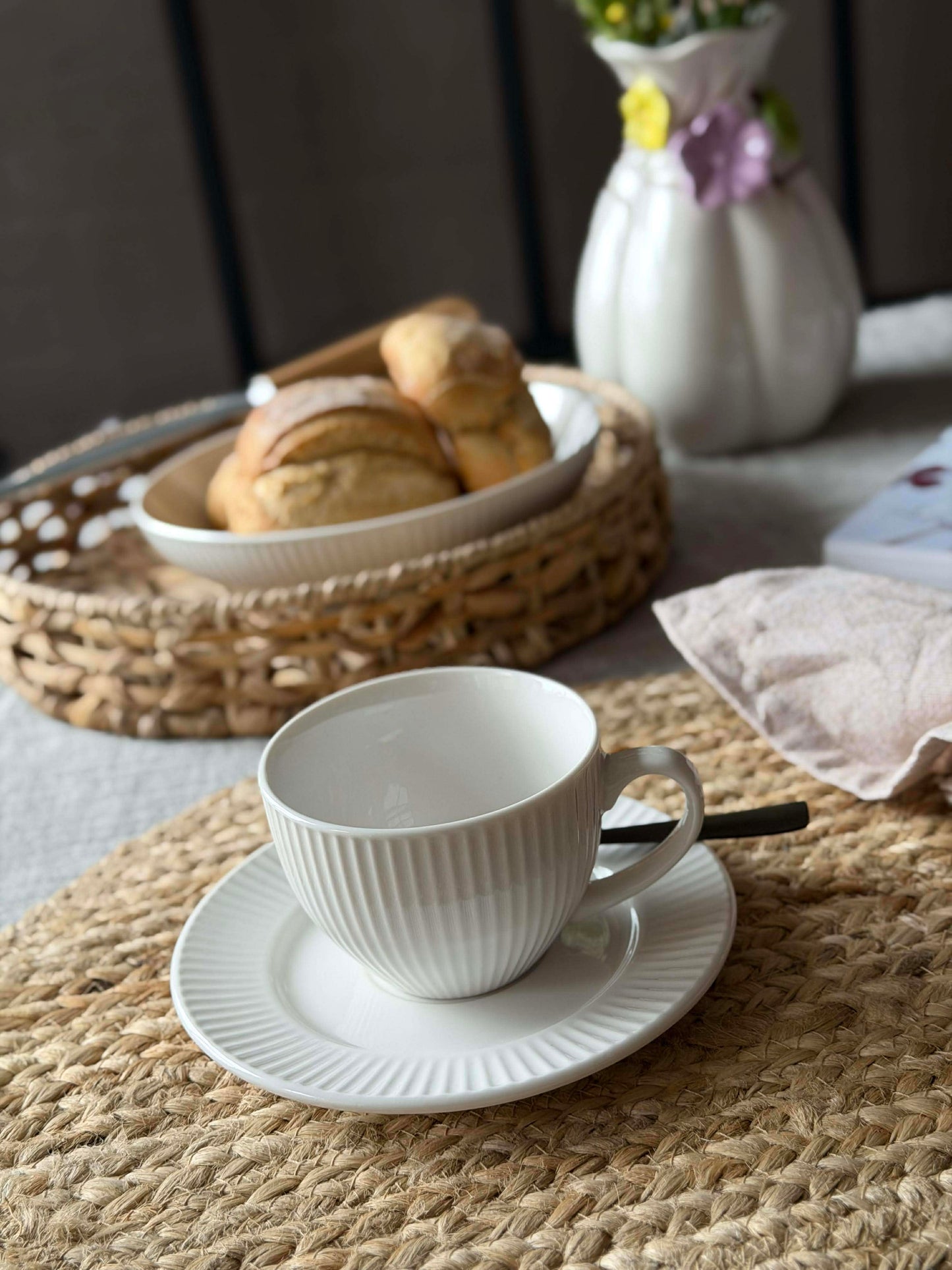 Kop og underkop - Riflet porcelæn
