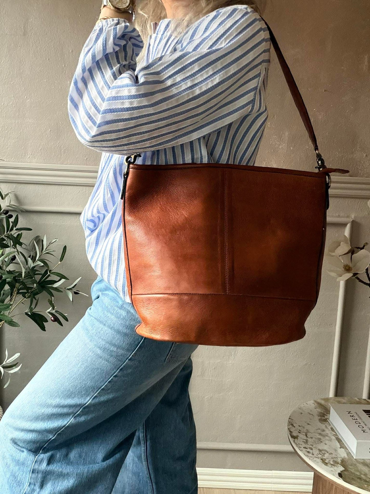 Skuldertaske Nomi walnut