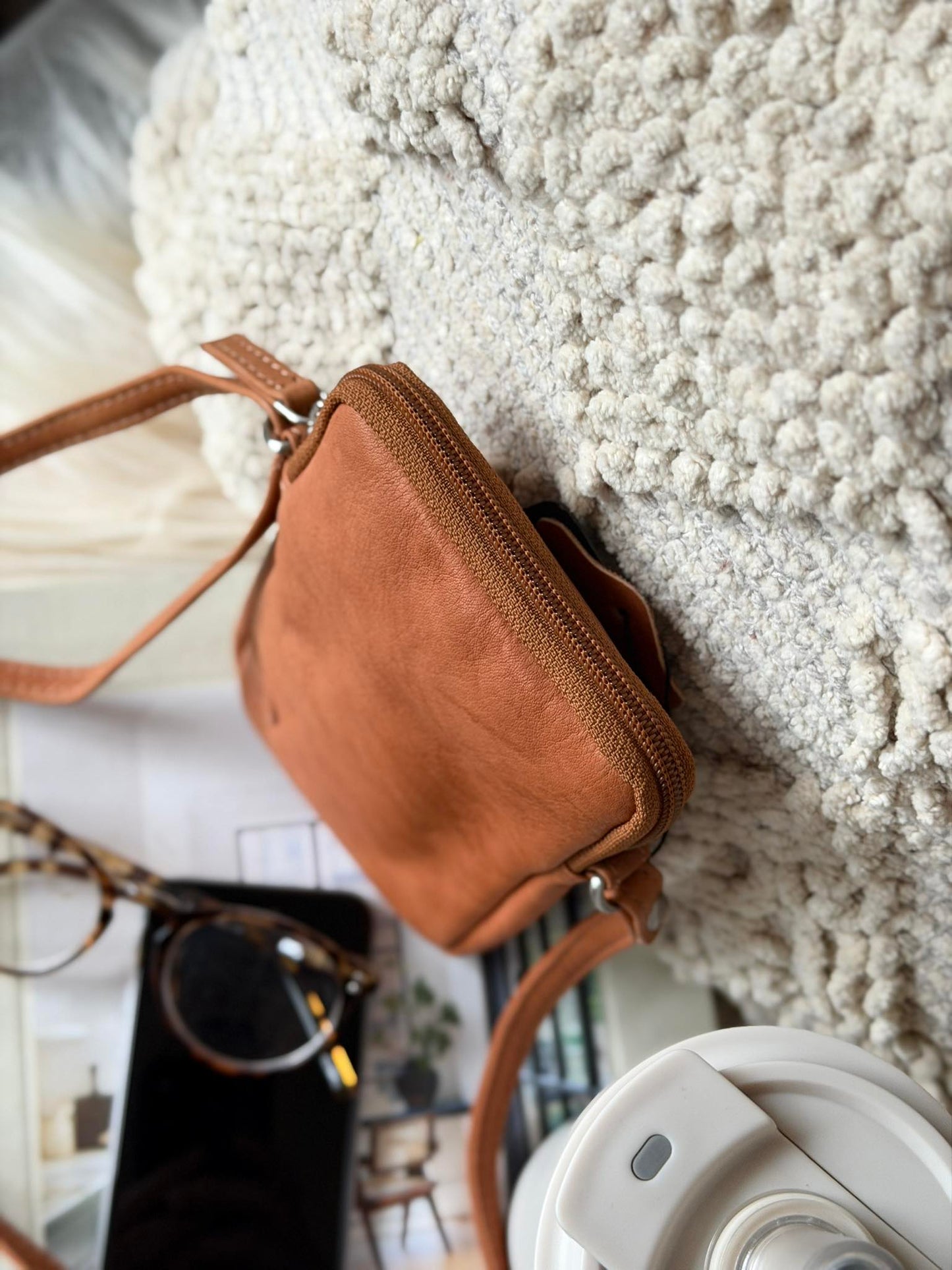 Mobiltaske Misse - Cognac / silver