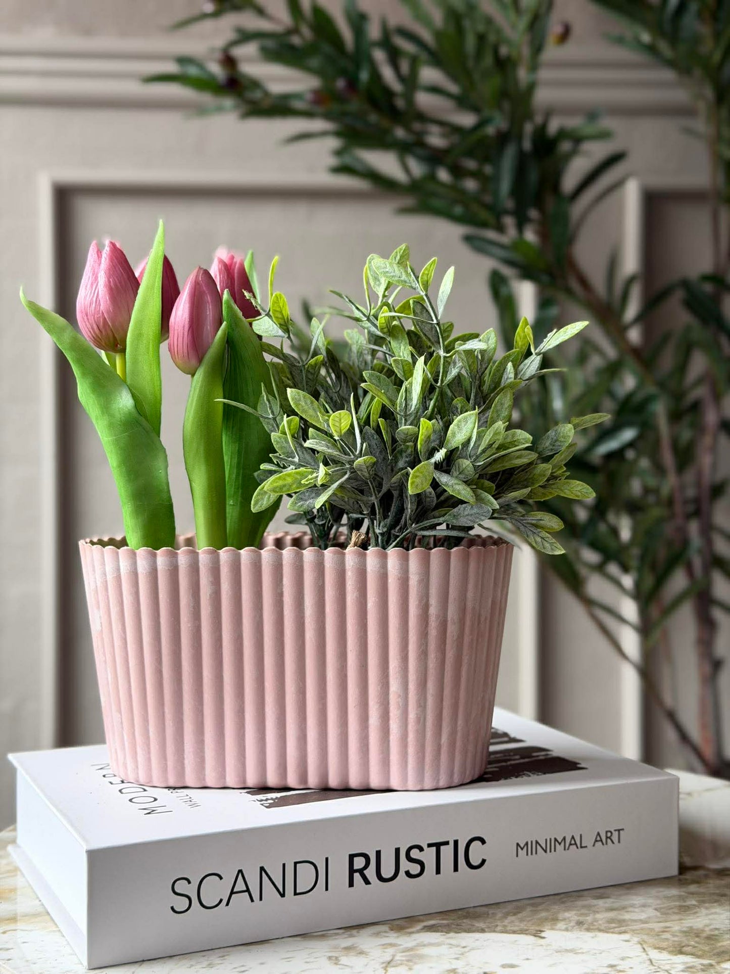Aflang potte i beton look - Rosa