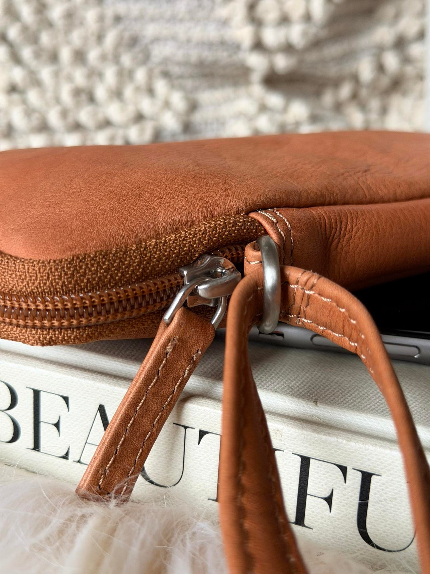Mobiltaske Misse - Cognac / silver