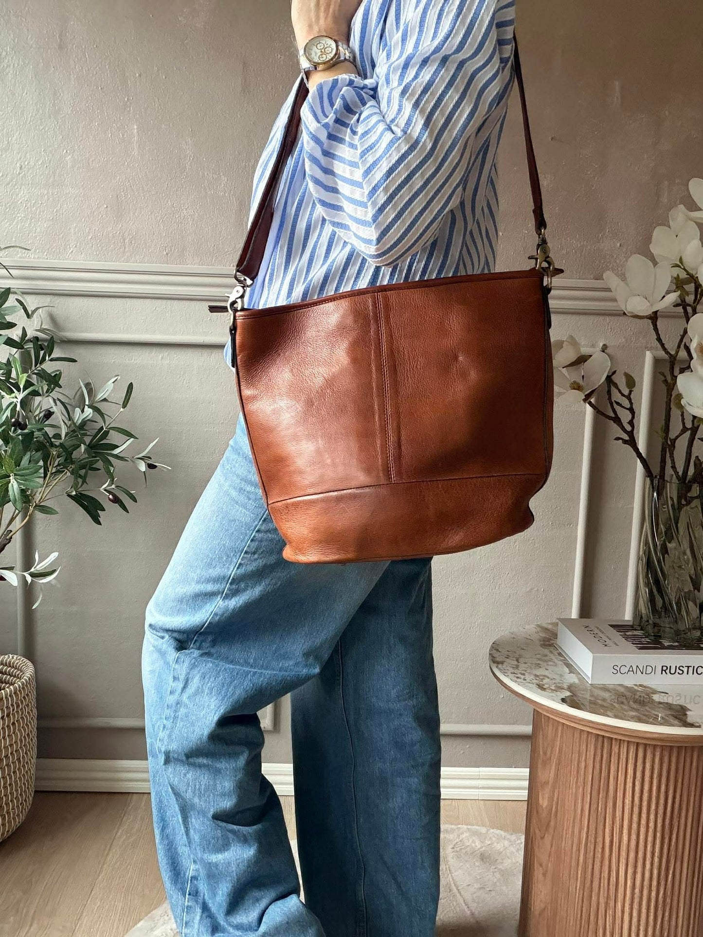 Skuldertaske Nomi walnut