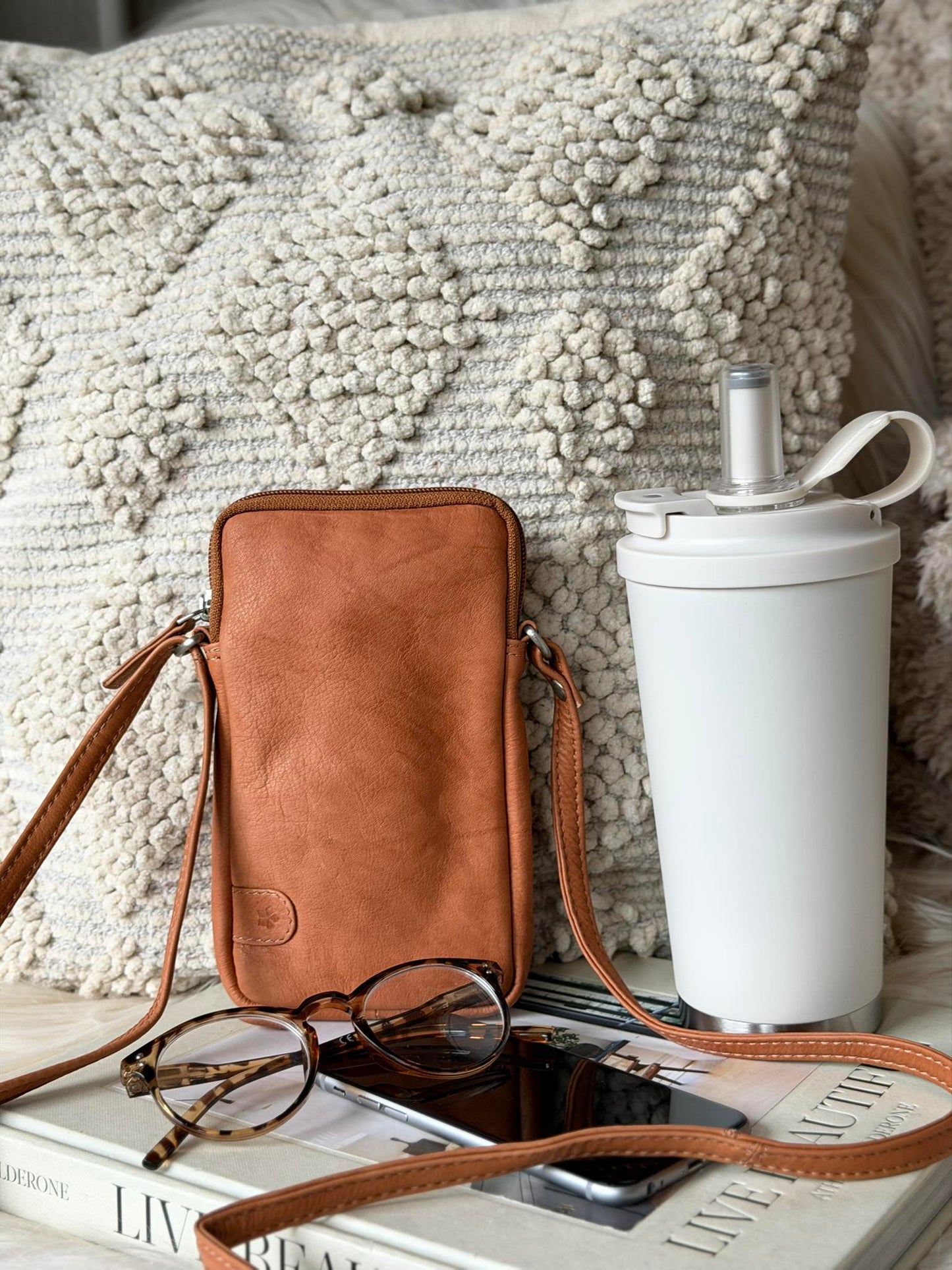 Mobiltaske Misse - Cognac / silver